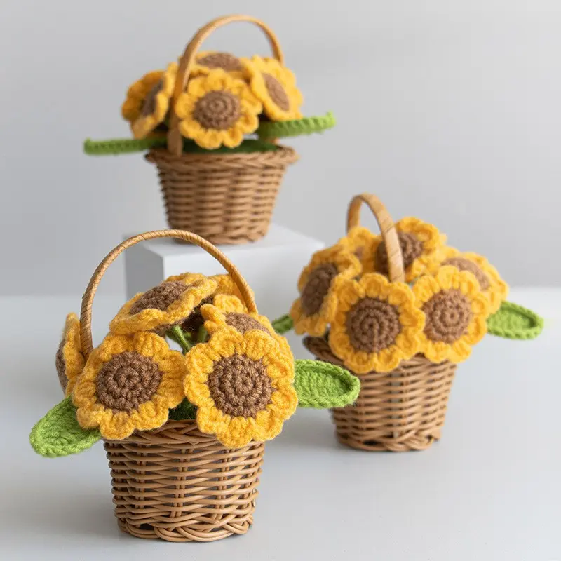 Handmade Knitted Sunflower Mini Flower Basket, Finished Yarn Artificial Sunflower Potted Plant Decor, Holiday Gift Idea