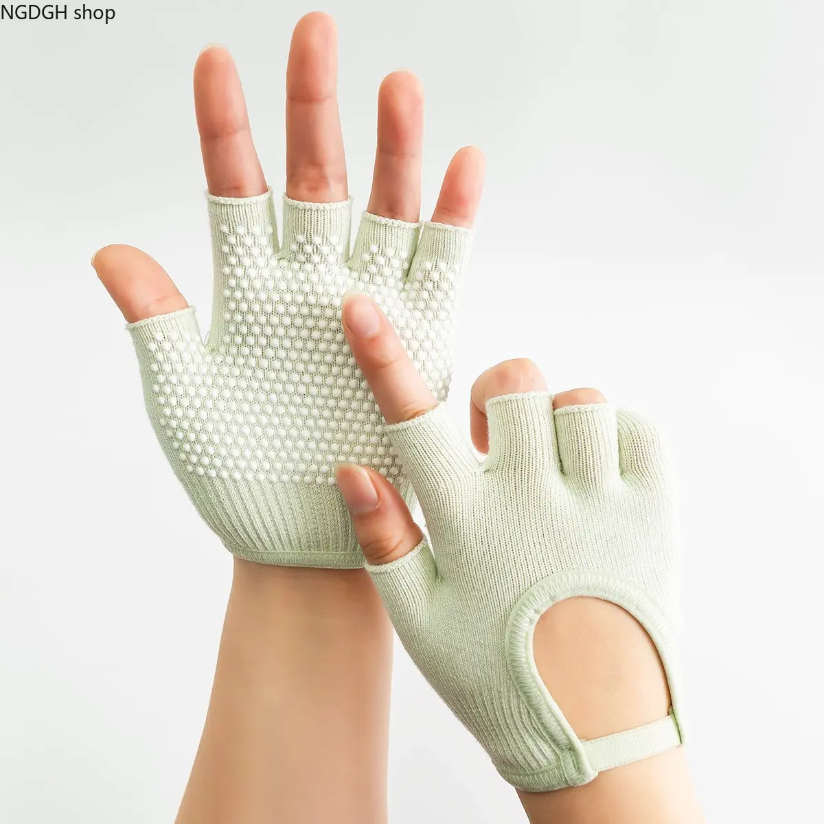 Half‑Finger Yoga Gloves Non‑Slip Silicone Dot Palm Grip Open Finger Workout Gloves Breathable Knitted Fitness Gloves Anti‑Slip Exercise Gloves For Pilates Cycling Gym Training For Women