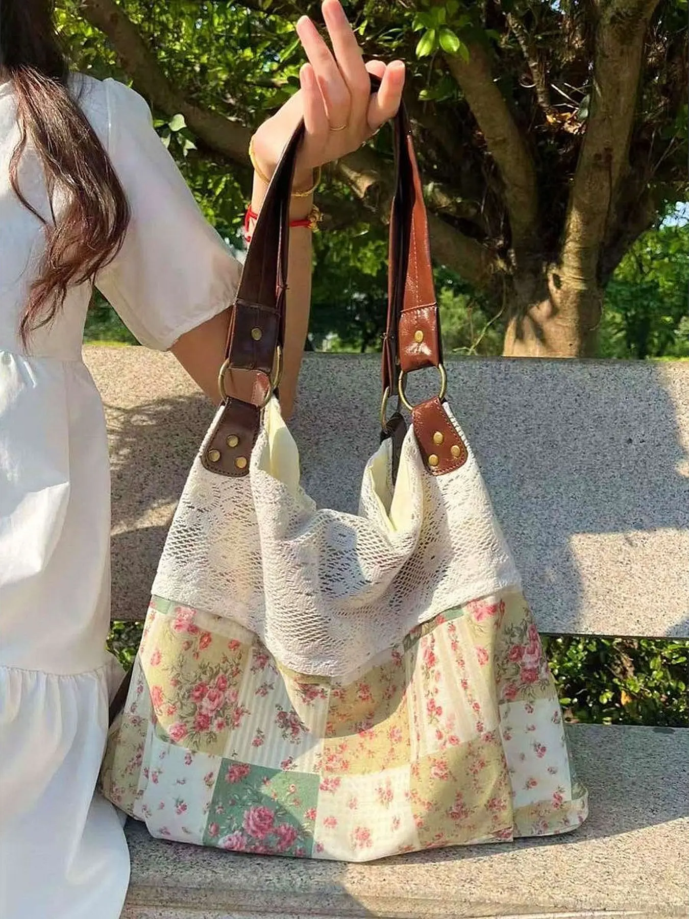 Relaxing and fresh artistic style retro atmosphere tote bag, lace patchwork decoration design, casual versatile simple shoulder bag, suitable for beach vacations and friend gatherings, Getaway Beach Bag