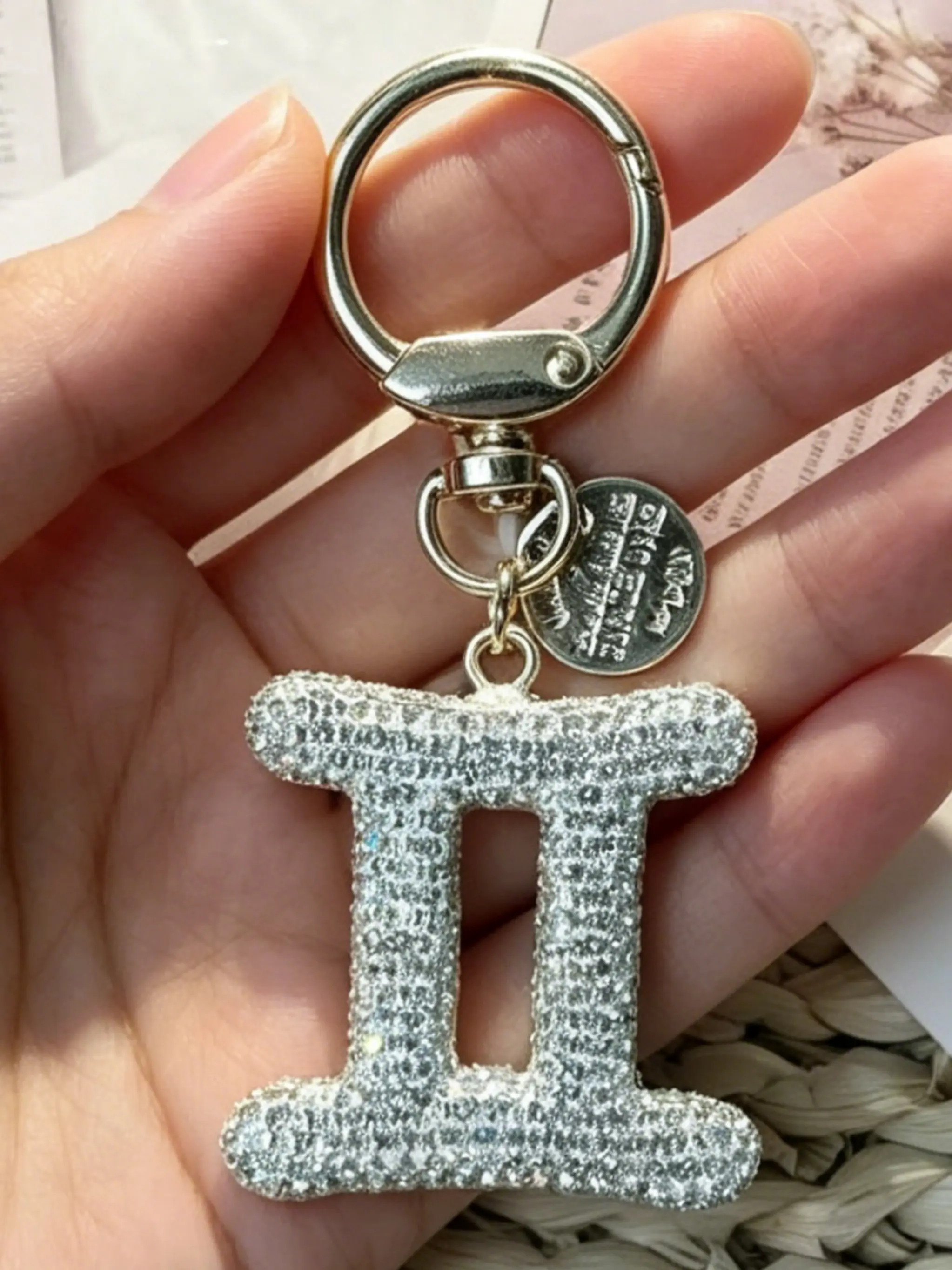 12 Zodiac Silver Color Pendant Keychain, Fashion Bag Accessory, Unique Design for Daily Use, Perfect Gift for Women and Girls
