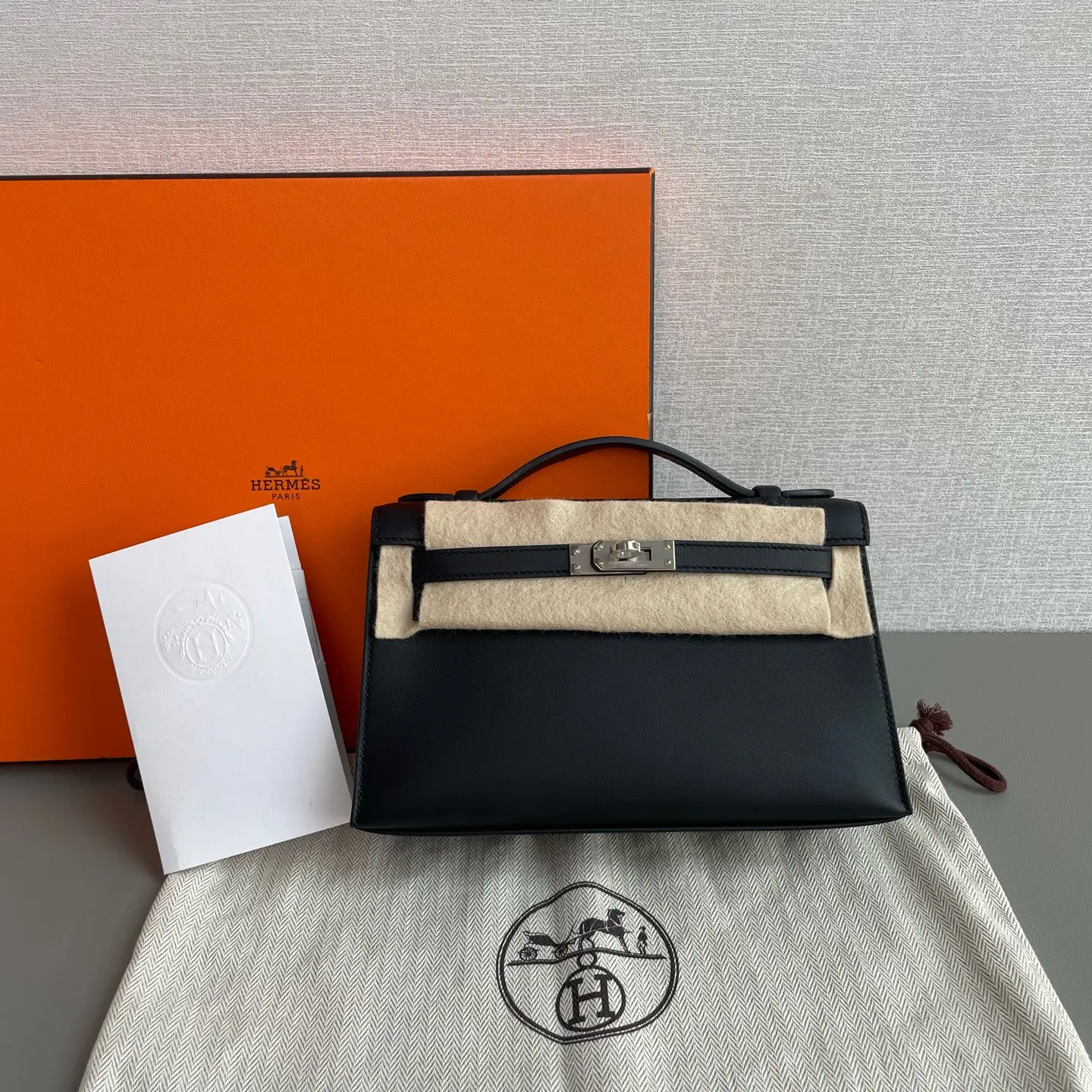 Pre-owned Hermes minikelly Black Silver Hardware swift Luxury Bag P05E29010