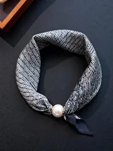 Pearl Magnetic Clasp Scarf Necklace with Woven Floral Pendant, Soft Elegant Accessory for All Seasons, Stylish Casual Neck Scarf for Everyday Wear
