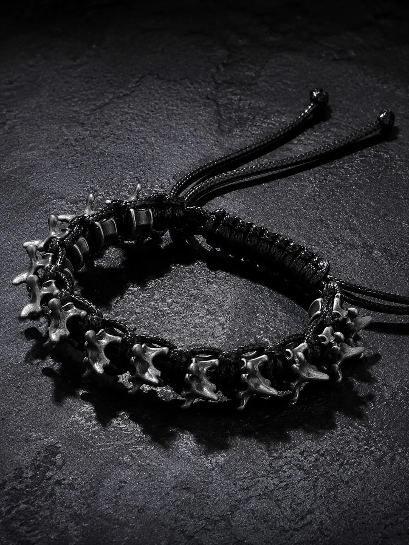 Dark Style Bone Spike Braided Bracelet, Adjustable Unisex Fashion Jewelry, Unique Design Cool Accessory for All Seasons, High Quality Bracelet