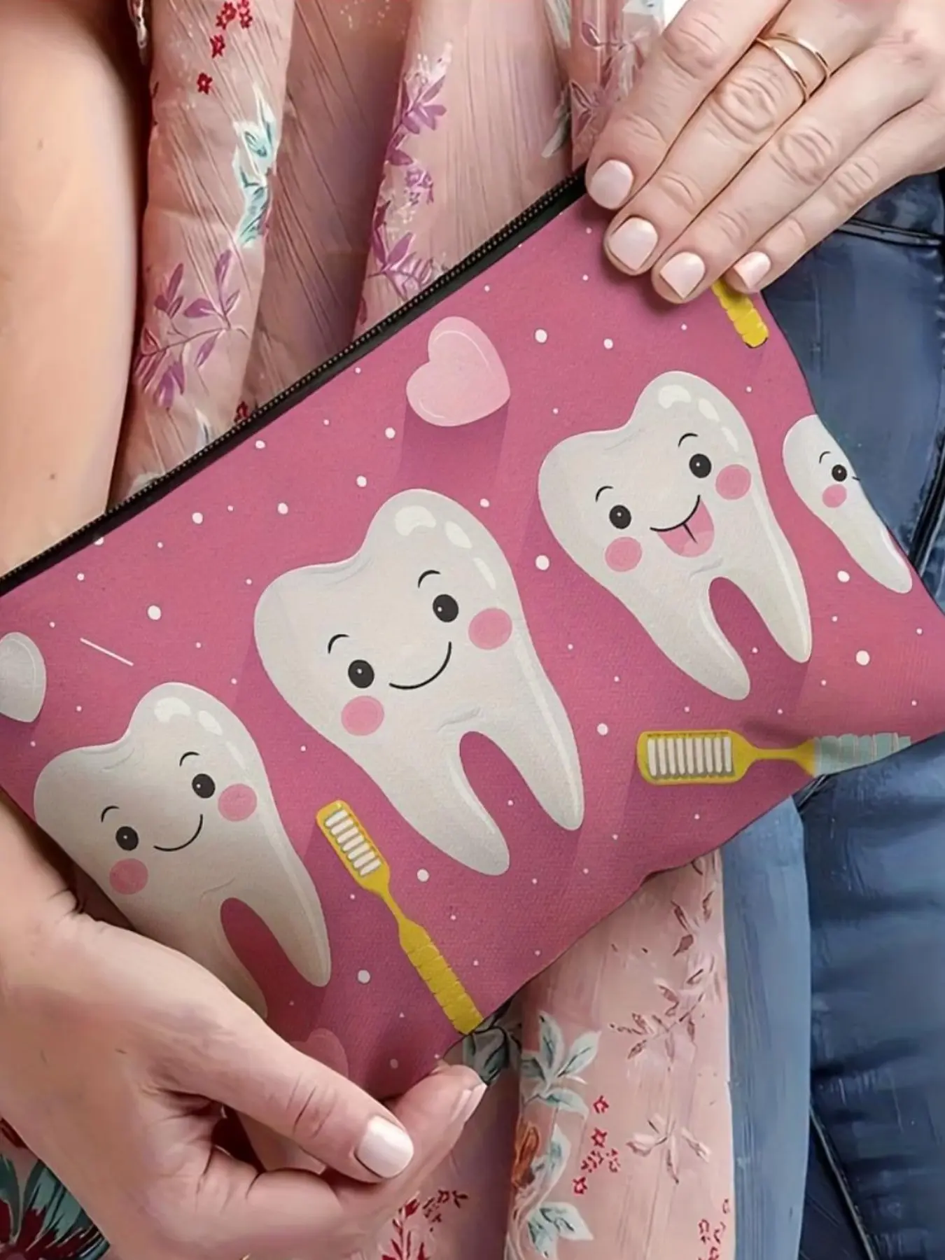 1pc Hot Tooth Makeup Bag, Cartoon Tooth Makeup Bag, Cute Small Dental Storage Bag Zipper Bag, Gifts for Dentists, Dental Nurses, Female Friends, Multi Functional Portable Toilet Bag, Toilet Supplies Sorting Bag