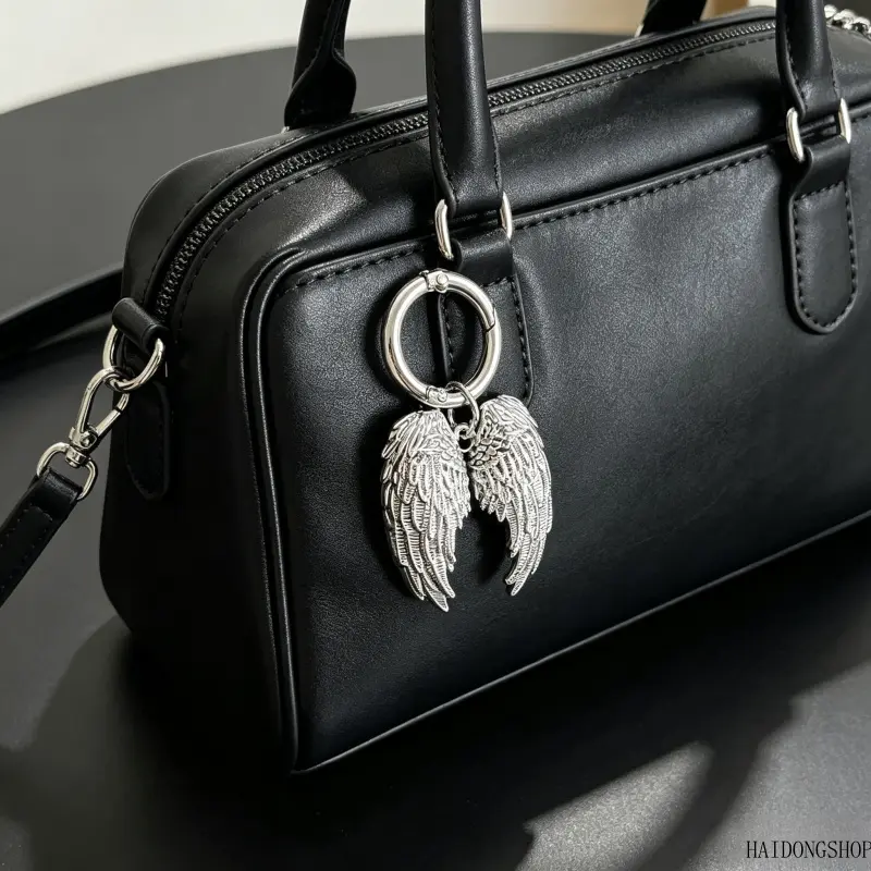 Y2K Fairy Gothic Viral Silver Tone Metal Angel Wing Keychain For Women, Creative Spiritual Wing Bag Charm, Minimal Angel Core Accessory For Backpack Car Keys Daily Travel Styling,wristlet,,love