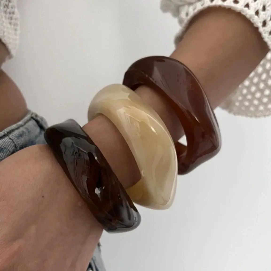 Acrylic Resin Bangle Bracelet for Women, Vintage Geometric Wide Cuff with an Irregular Shape, Trendy Fashion Jewelry, Non-Metallic Bracelets & Bangles, Resin-Based Bracelets & Bangles