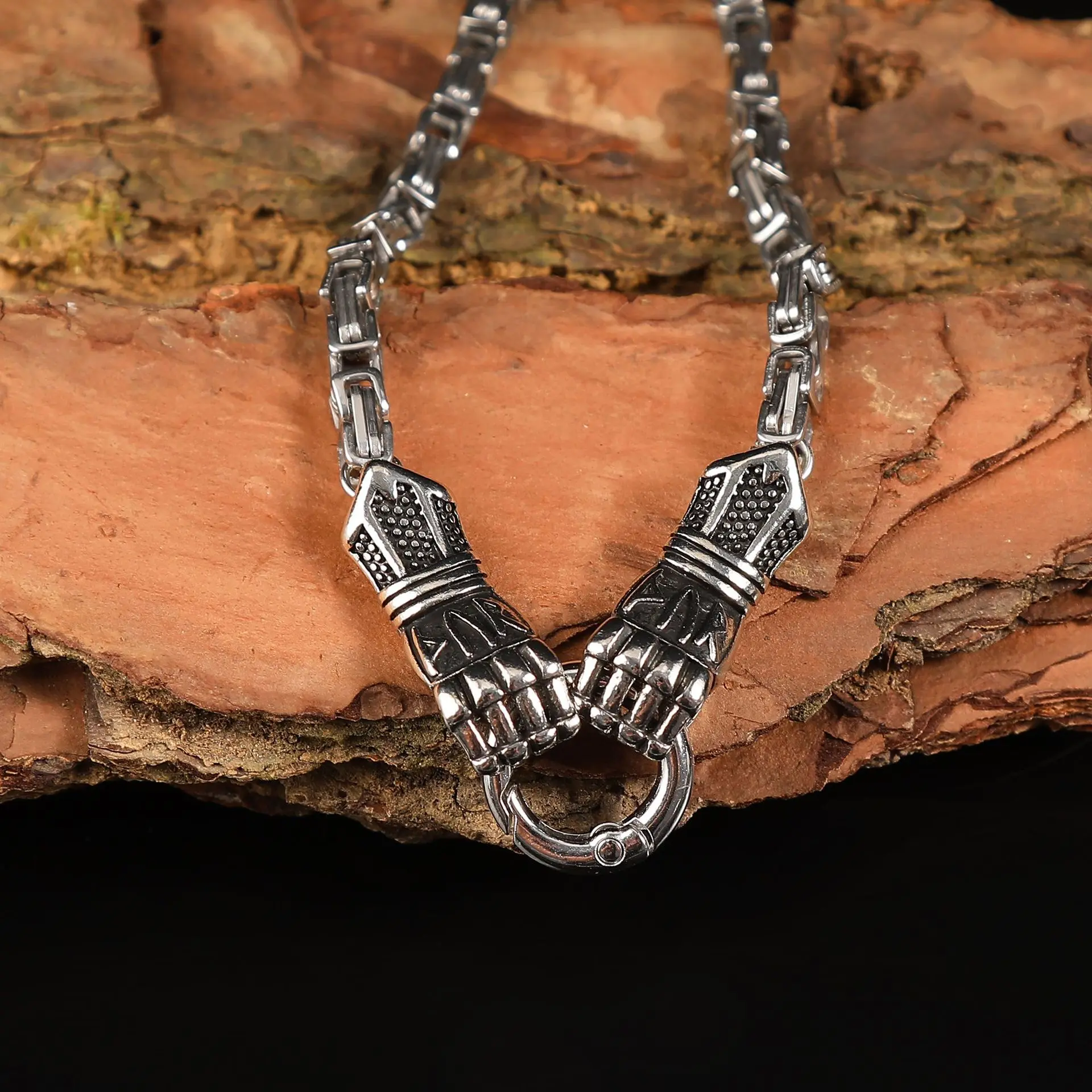 Viking Fist Power Pendant Bracelet Heavy Stainless Steel King Chain Bangle Curb Charm Wristband For Men Gothic Punk Rock Hip Hop Rapper Streetwear Fitness Club Training Match Jewelry