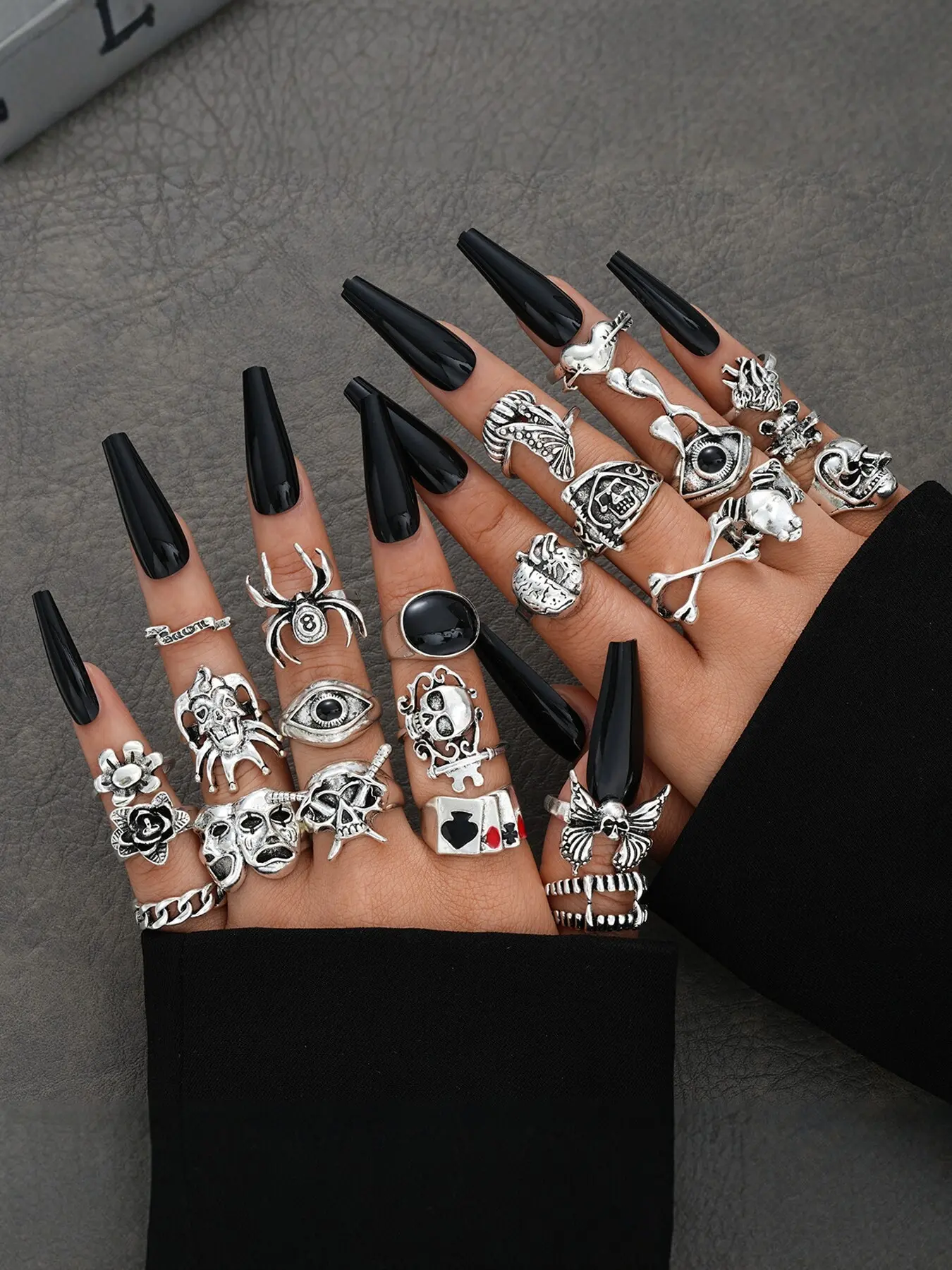 24Pcs Gothic Punk Ring Set Vintage Silver Skull Spider Eye Poker Rings Adjustable Dark Grunge Aesthetic Jewelry Gift for Women Men