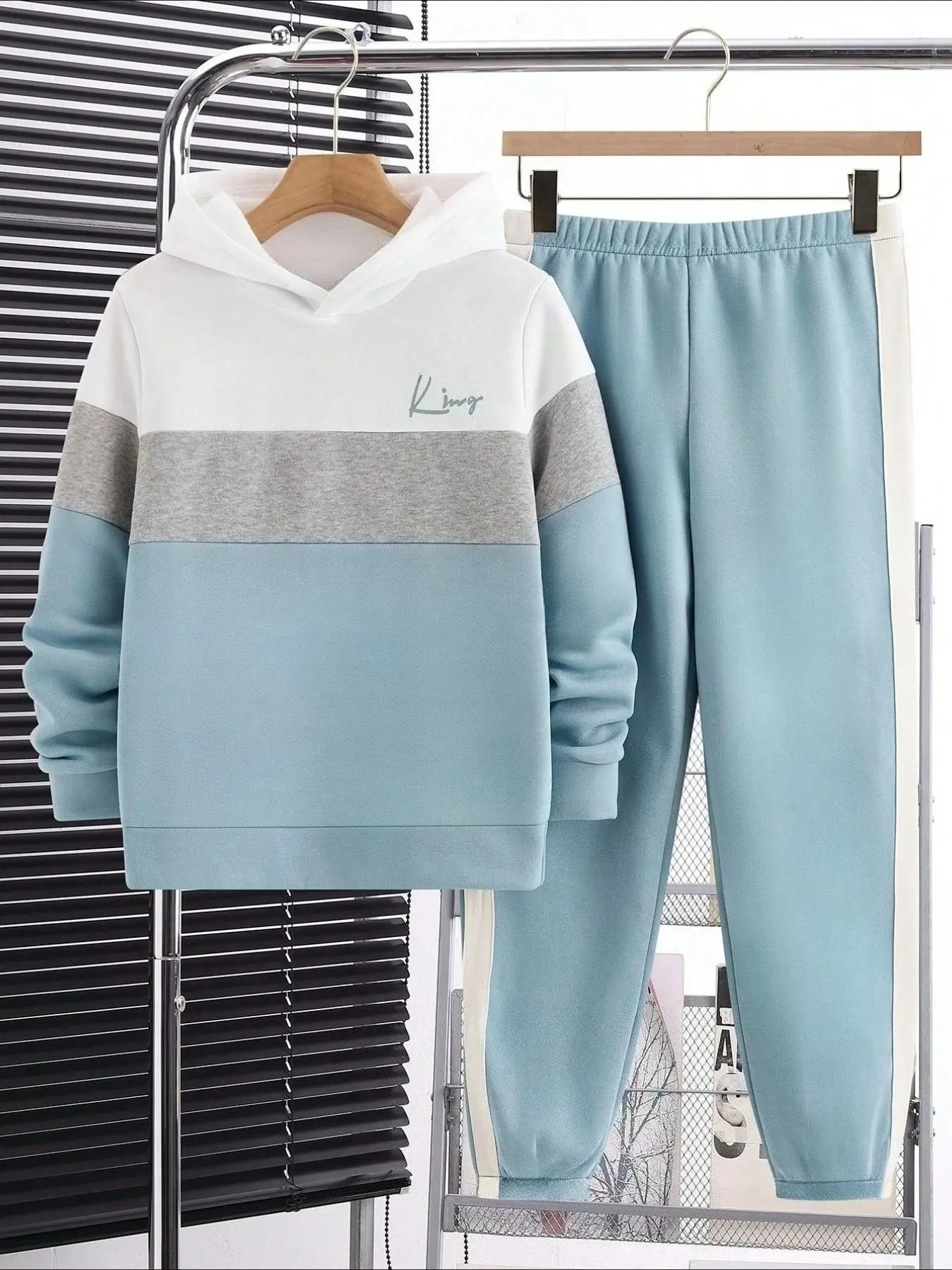 Boys' Stylish Hooded Sweatshirt and Long Pants Set, Knit Set, Combination Set, Outfit Sets, Three-Color Patchwork Print, Casual Fashion for All Seasons