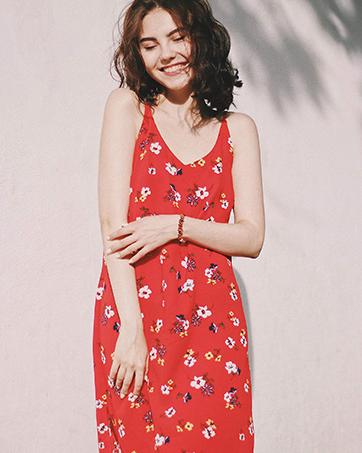 LOYALLOOK 8 Sets Bohemian Stackable Bead Bracelets for Women Stretch Multilayered Boho Stackable Bracelets Stack Beads Multicolor Beaded Strand Bangle Charm Bracelets Boho Tassel Bracelet Set Handmade Jewelry Elastic Cord Summer Gift Perfect