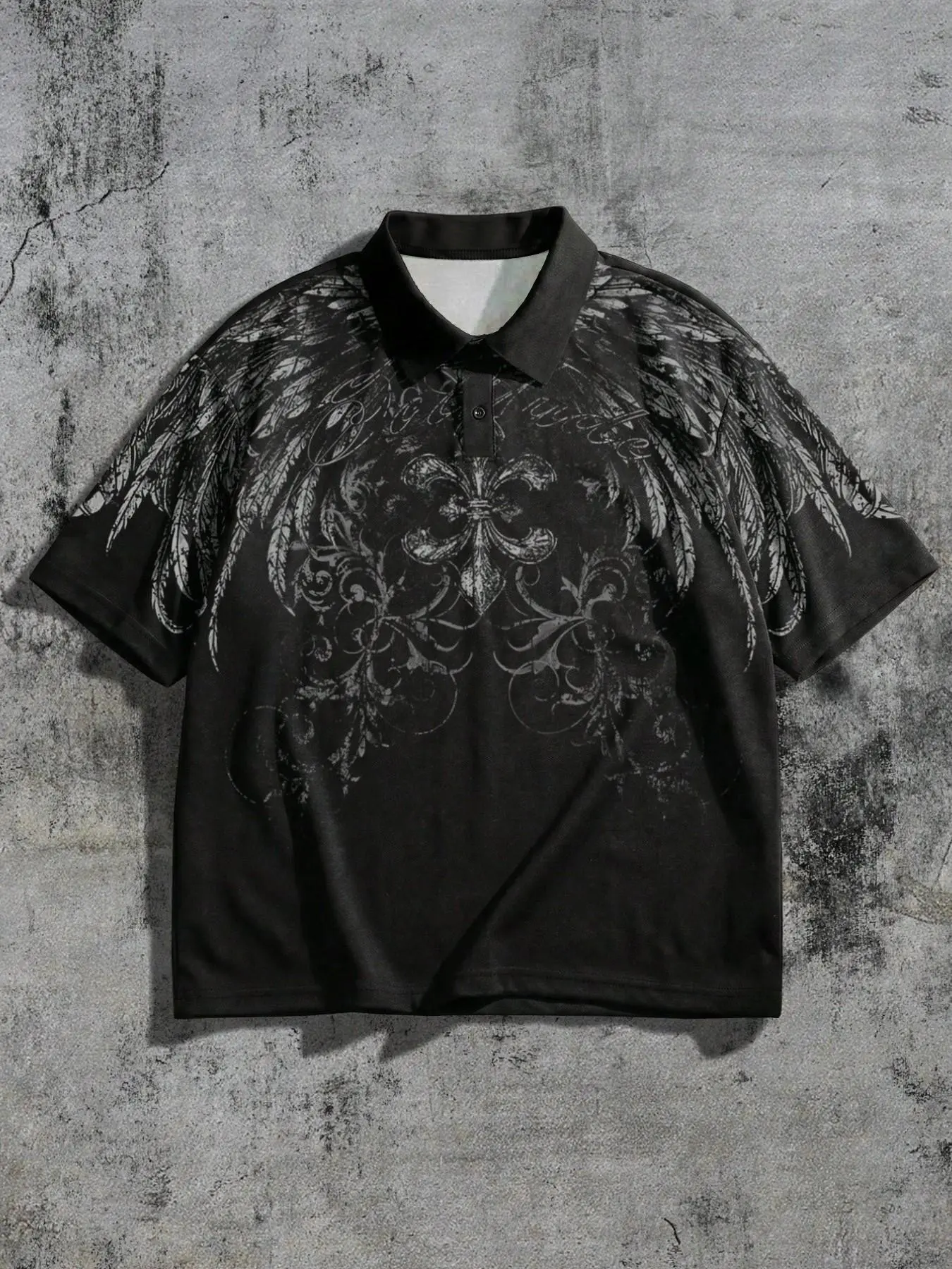 Men's Black Oversized Polo Shirt, Casual Streetwear Top with Grunge Angel Wing & Gothic Cross Print, Retro Y2K Streetwear Tops for Summer, Campus Looks, Casual Outings, Parties, Travel, Night Outs, and Relaxed Dark Aesthetic Styling