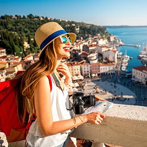 Dine eco-friendly on the go with these 2 reusable utensil sets!Made of durable wheat straw, each portable set includes fork, knife, spoon and a protective case.Compact and lightweight, perfect for school, work, lunch boxes