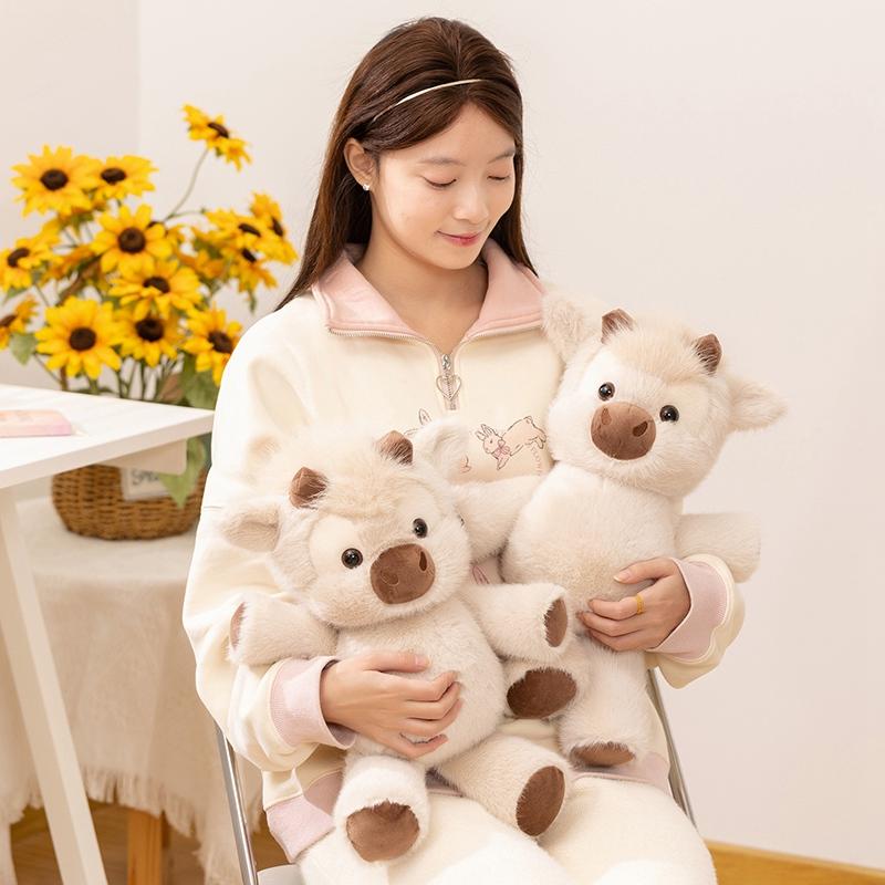 Wholesale Cuddly Plush Toys Cattle High Quality Fluffy Sitting Pose Doll Warm Cozy Children Companion Xmas Gift Home Decor Gift