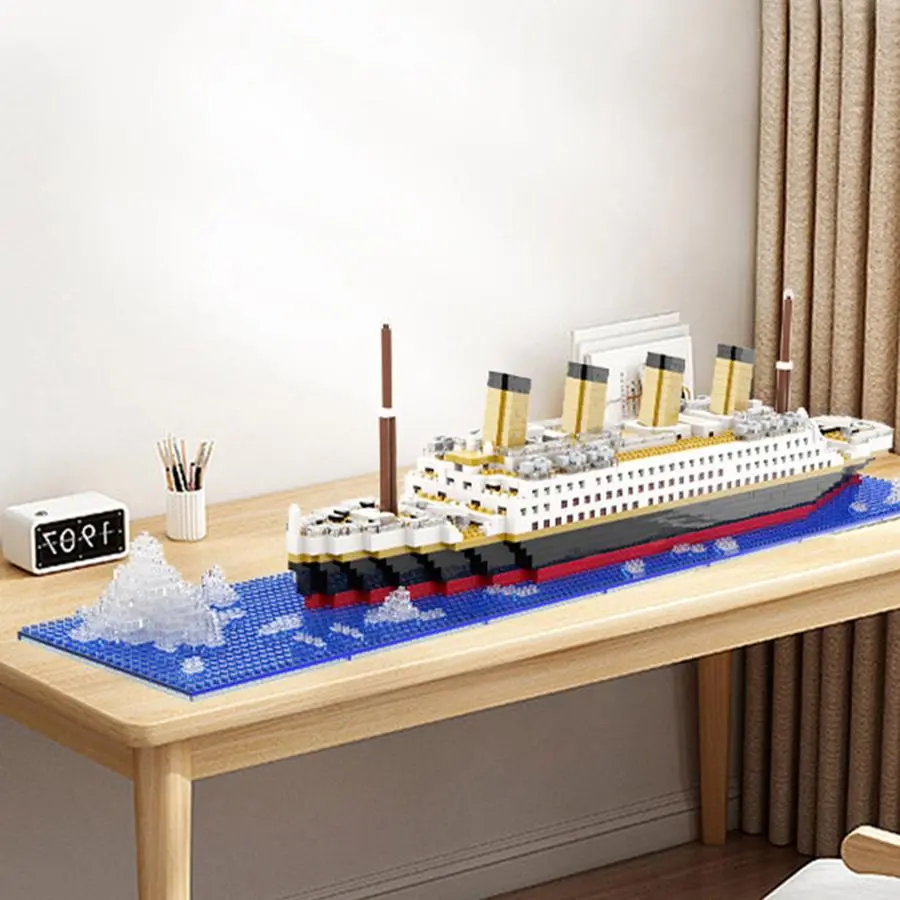 1860-Piece Titanic DIY High-Difficulty 3D Building Block Model Ship, Luxury Cruise Puzzle for Home Decor and Collection, Unisex Gift Idea