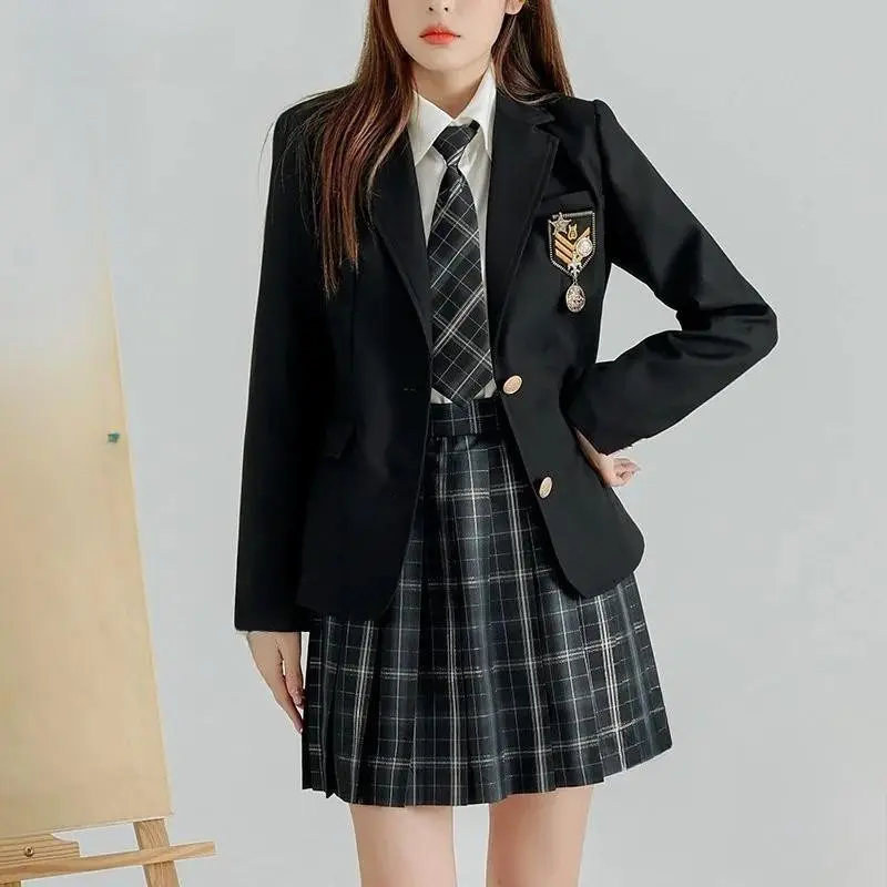 Japanese School Style Blazer for Women Classic Black Long Sleeve Lapel Jacket for Academic and Chic Everyday Wear