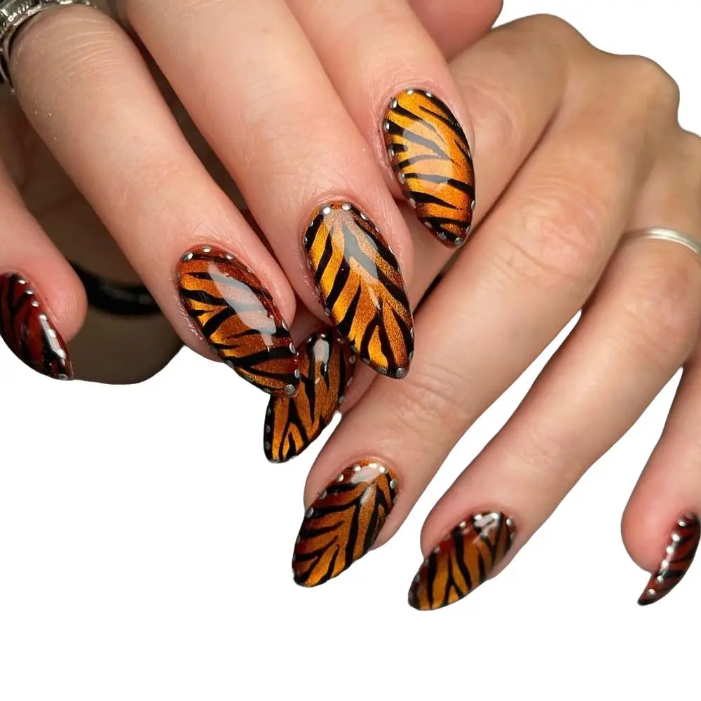 24pcs Tiger Stripe Animal Print Nail Tips, False Nails with Silver Color Dots Trim, Reusable Manicure for Fall Winter