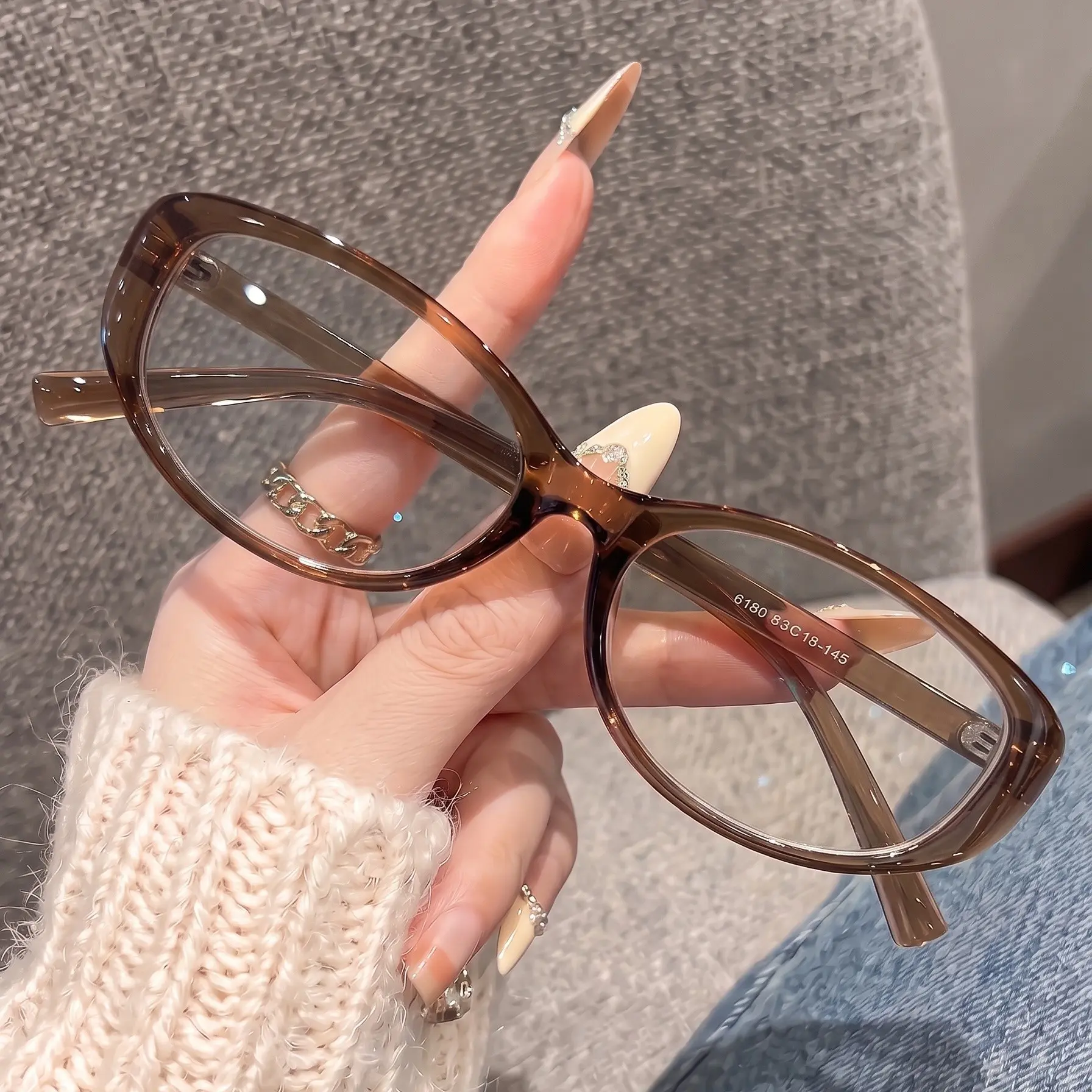 Fashionable Oval Reading Glasses, Blue Light Blocking, Lightweight Flexible Frame, Comfortable Nose Bridge, Versatile for Daily Use