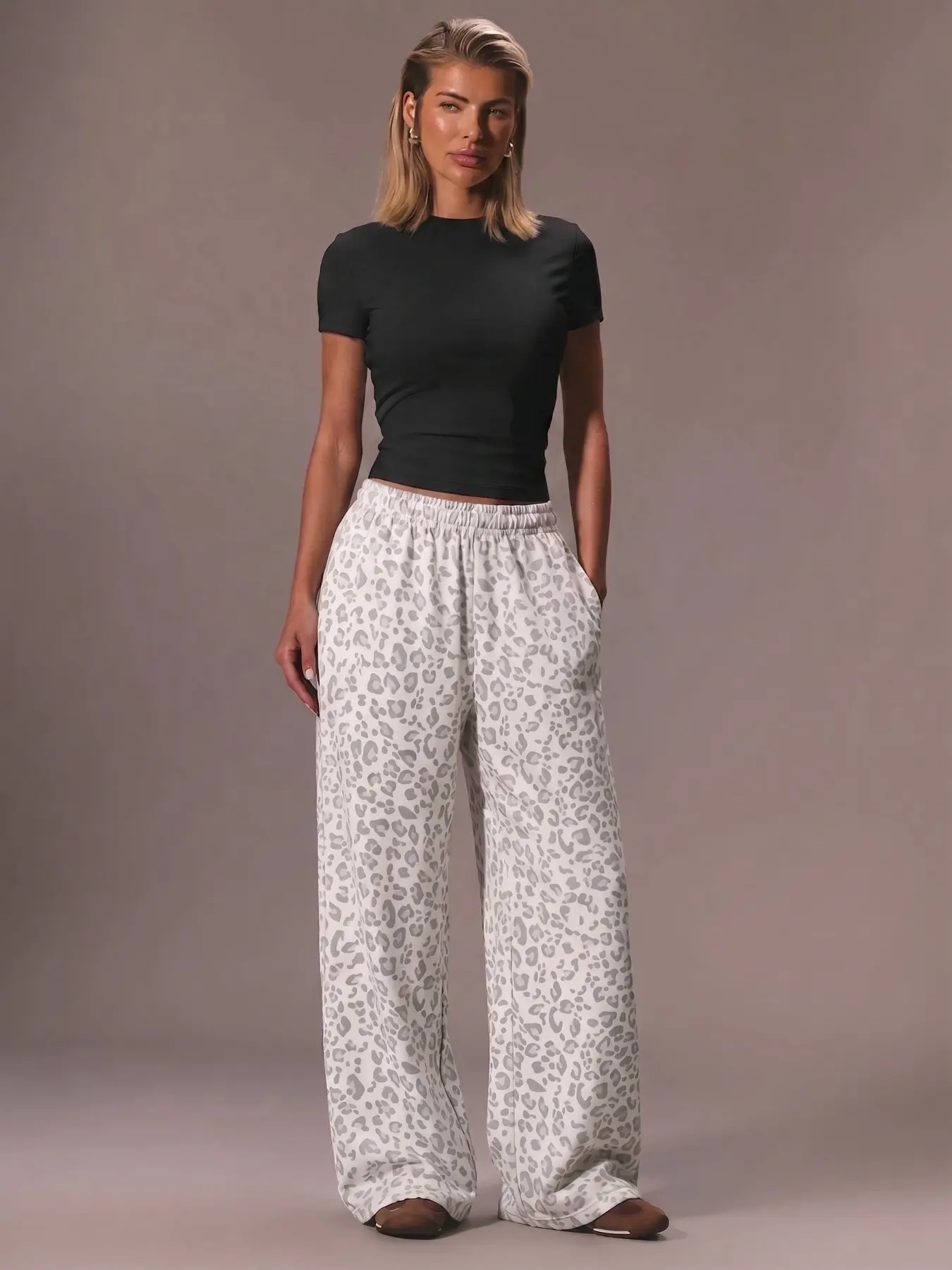 Women Neutral Tone Cheetah Print Relaxed Wide Leg Joggers White Background Light Gray Leopard Animal Print Elastic Waist Separable Single Pants