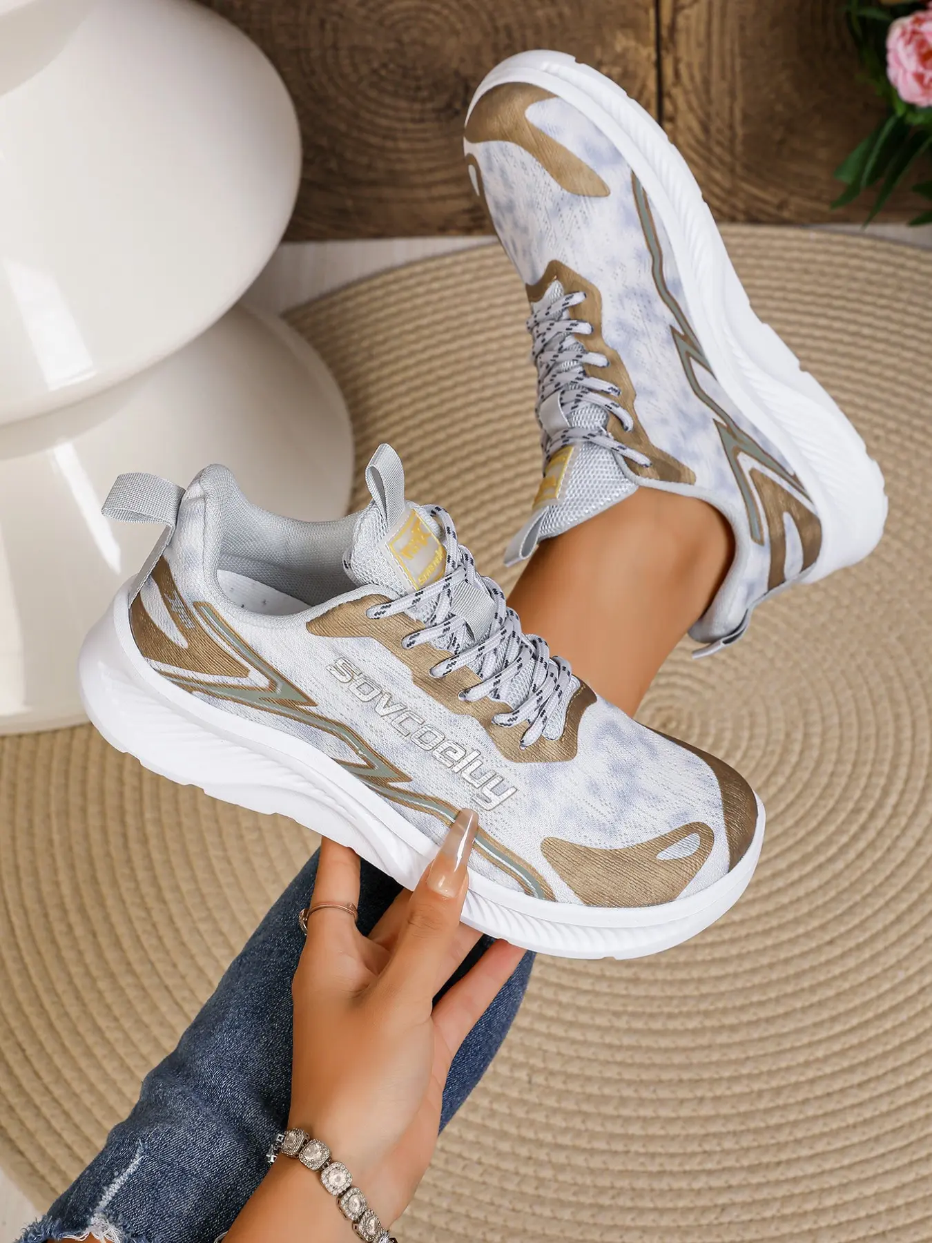 Women's Low Top Athletic Shoes, Lightweight Breathable Thick Sole, Casual Sports Shoes, PP Sole & Fabric Lining, All Seasons