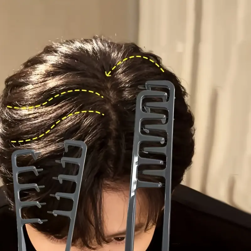 A set of 2 black hair styling texture combs, Hair Styling Tools, with large teeth, suitable for men's fluffy hairstyles and backcombing styles. They can enhance the volume at the hair roots and are convenient to carry.