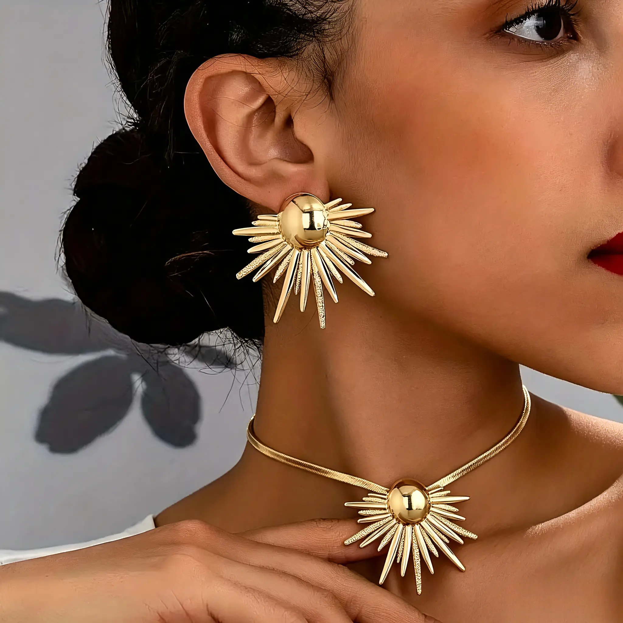Women's 2pcs Vintage Gold 3D Spike Sunburst Costume Jewelry Set, Oversized Sun Statement Earrings + Matching Choker Necklace, Bold Chunky Accessories for Night Out, Birthday Holiday Gift, Female