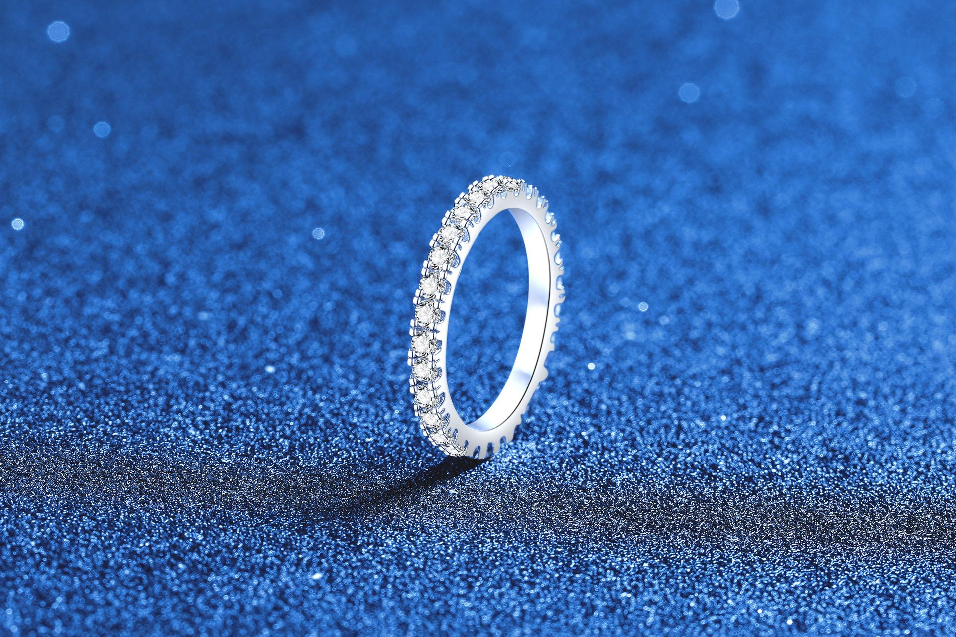 S925 Sterling Silver Ring - Set with Moissanite for Dazzling Brilliance| Wearable Everyday| Understated Luxury Style| Circular Design, Showcasing a Distinctive Niche Aesthetic