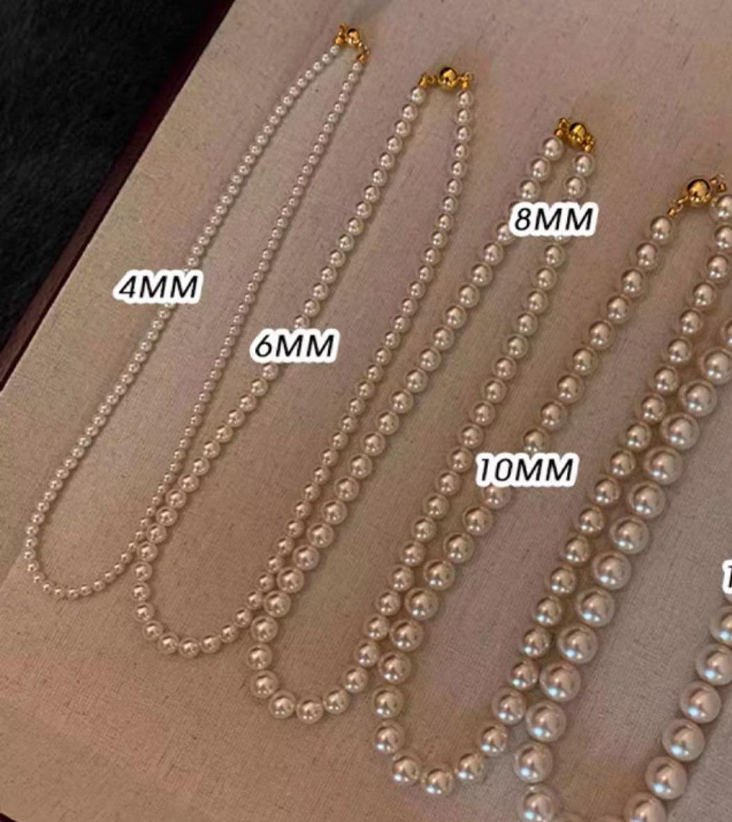 Glass Bead Magnetic Clasp Necklace for Women, Simple Light Luxury, Niche & Premium Rice Bead Design, Elegant & Versatile Clavicle Choker