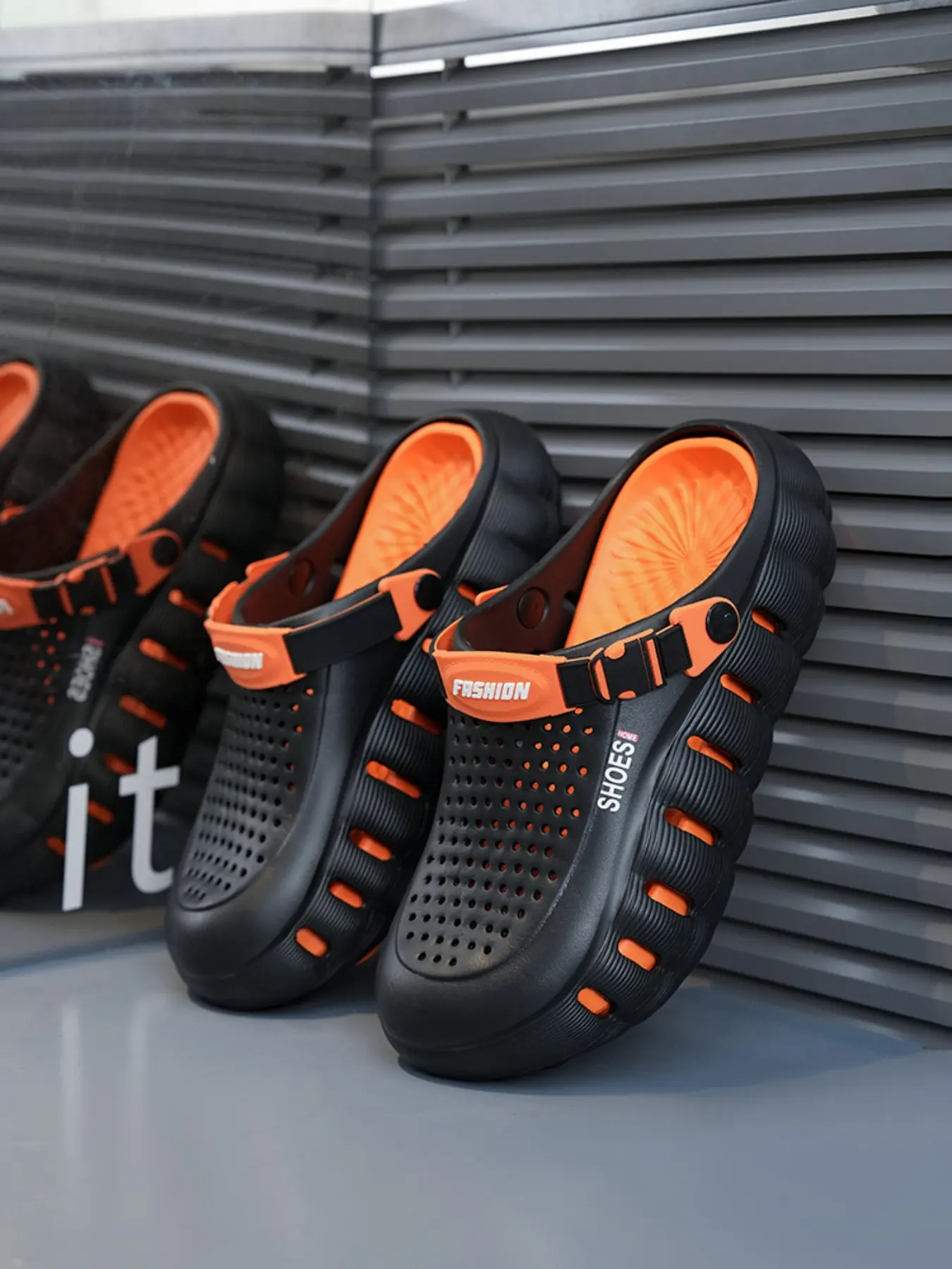 2026 New Textured Perforated Massage Slippers, Breathable Quick-Dry Anti-Slip Eva Slide Sandals, Casual All-Season Footwear for Home and Outdoors