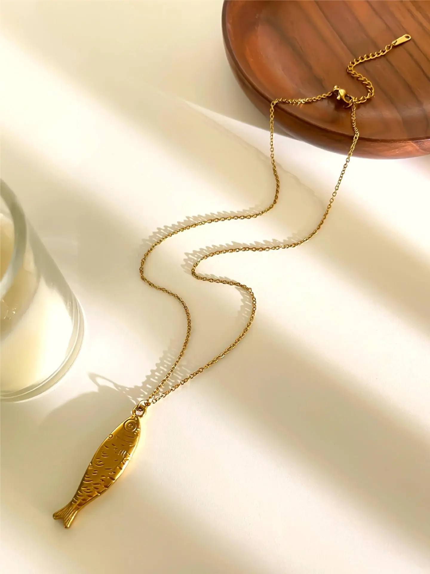 Elegant Stainless Steel Fish Pendant Necklace for Women, Casual Style Necklaces, Unique Jewelry Gift for Special Occasions, Casual All-Season Accessory