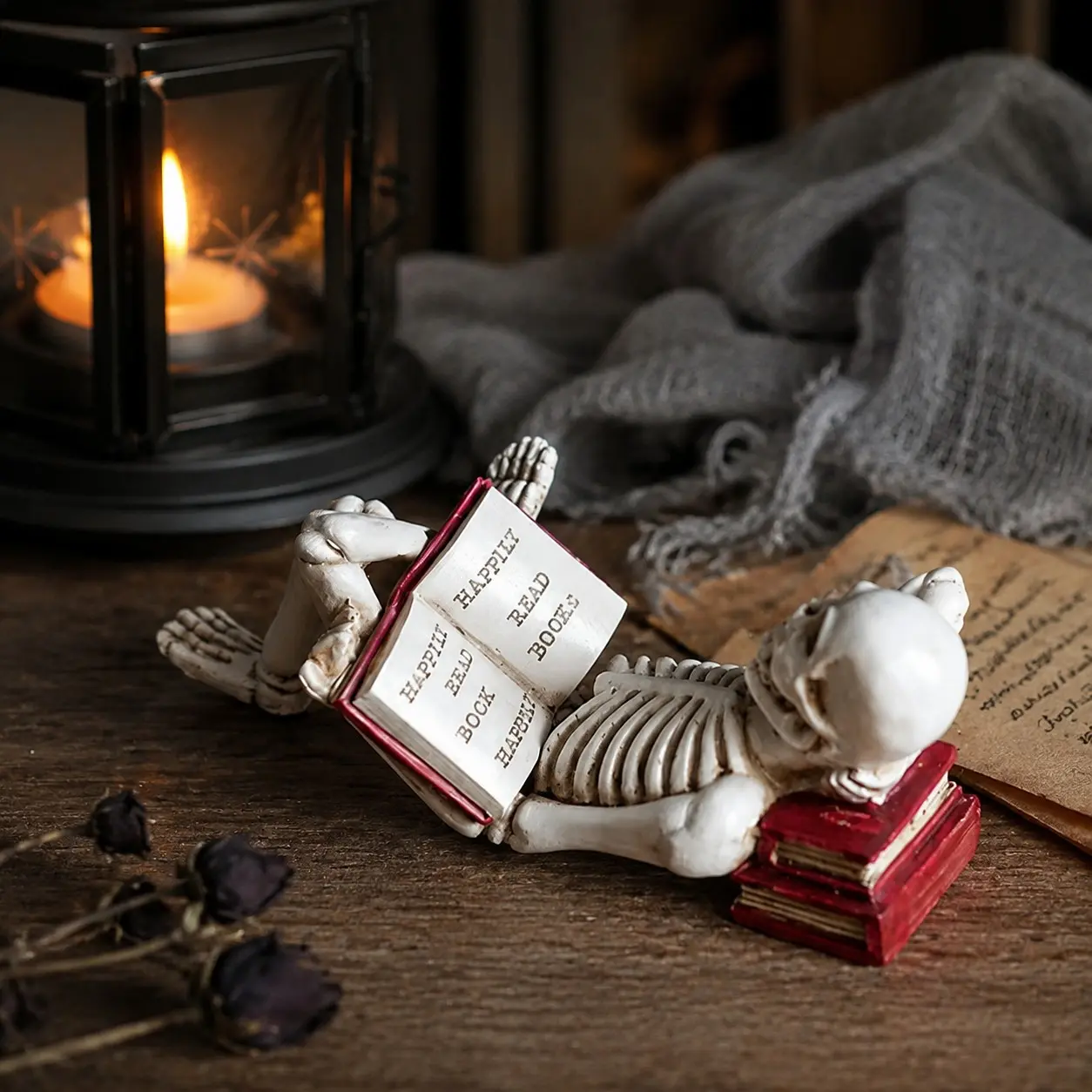 1pc Creative Resin Reading Skeleton Figurine, Mini Gothic Skull Statue for Halloween Bookshelf & Desk Decor