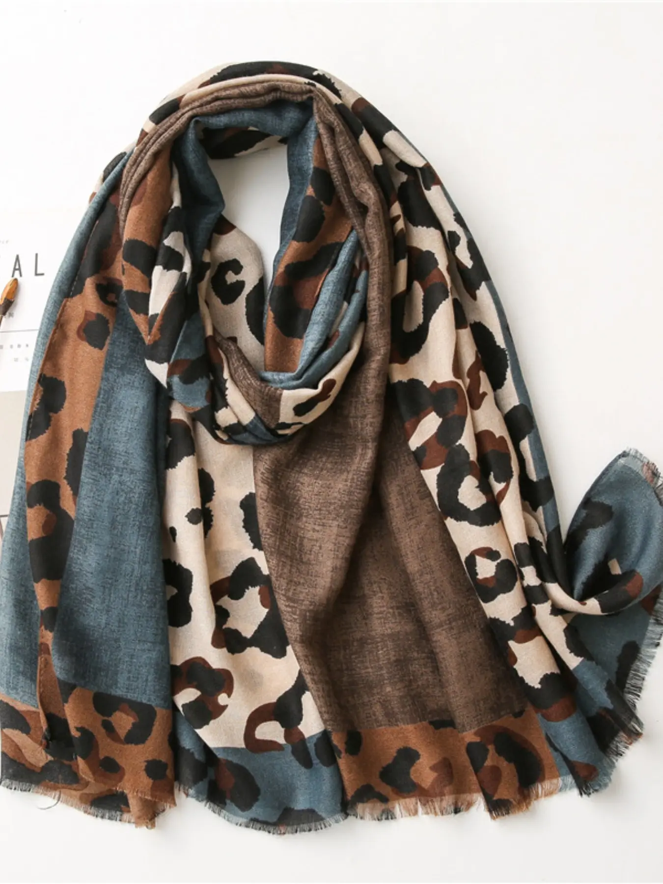 Women's Leopard Patchwork Print Fringe Shawl, Fashionable Lightweight Soft Scarf, Suitable for All Seasons Casual Wear