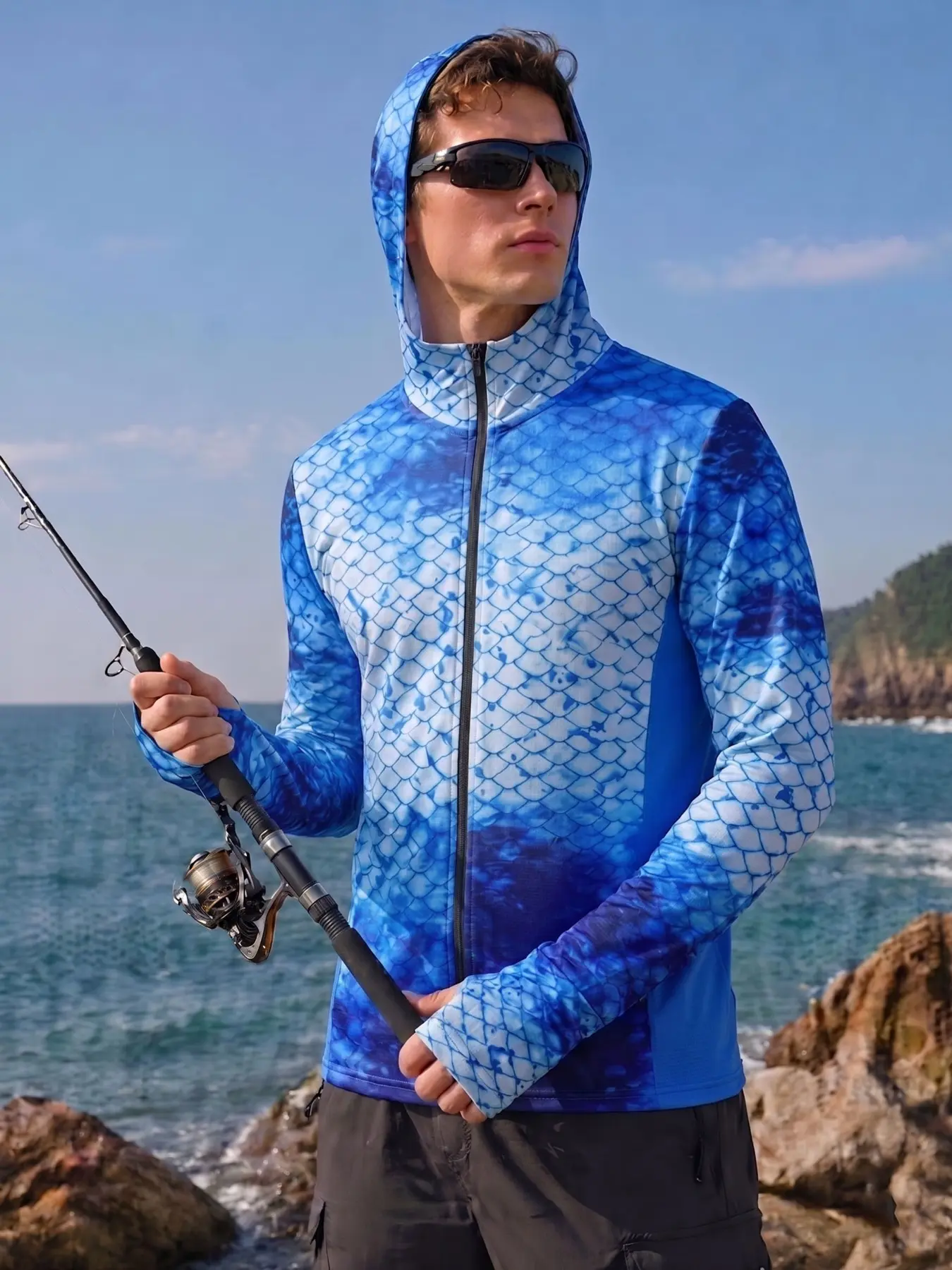 2026 Full-Zip Hooded Fishing Jacket, UV Protection, Cool Comfort, Blue- Gradient Fish Scale Print, Ideal for Shallow Water Fishing