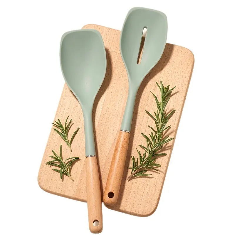 2pcs wooden handle silicone non-stick spatulas, flexible silicone that won’t scratch your pans, perfect for stir-frying, cooking steaks, or frying fish, heat-resistant and easy to clean, a must-have for any home kitchen