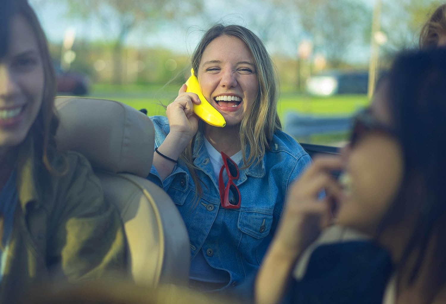 Phone Bluetooth Handset for iPhone and Android Mobile Devices Single Banana Design Wireless Retro Style Handset