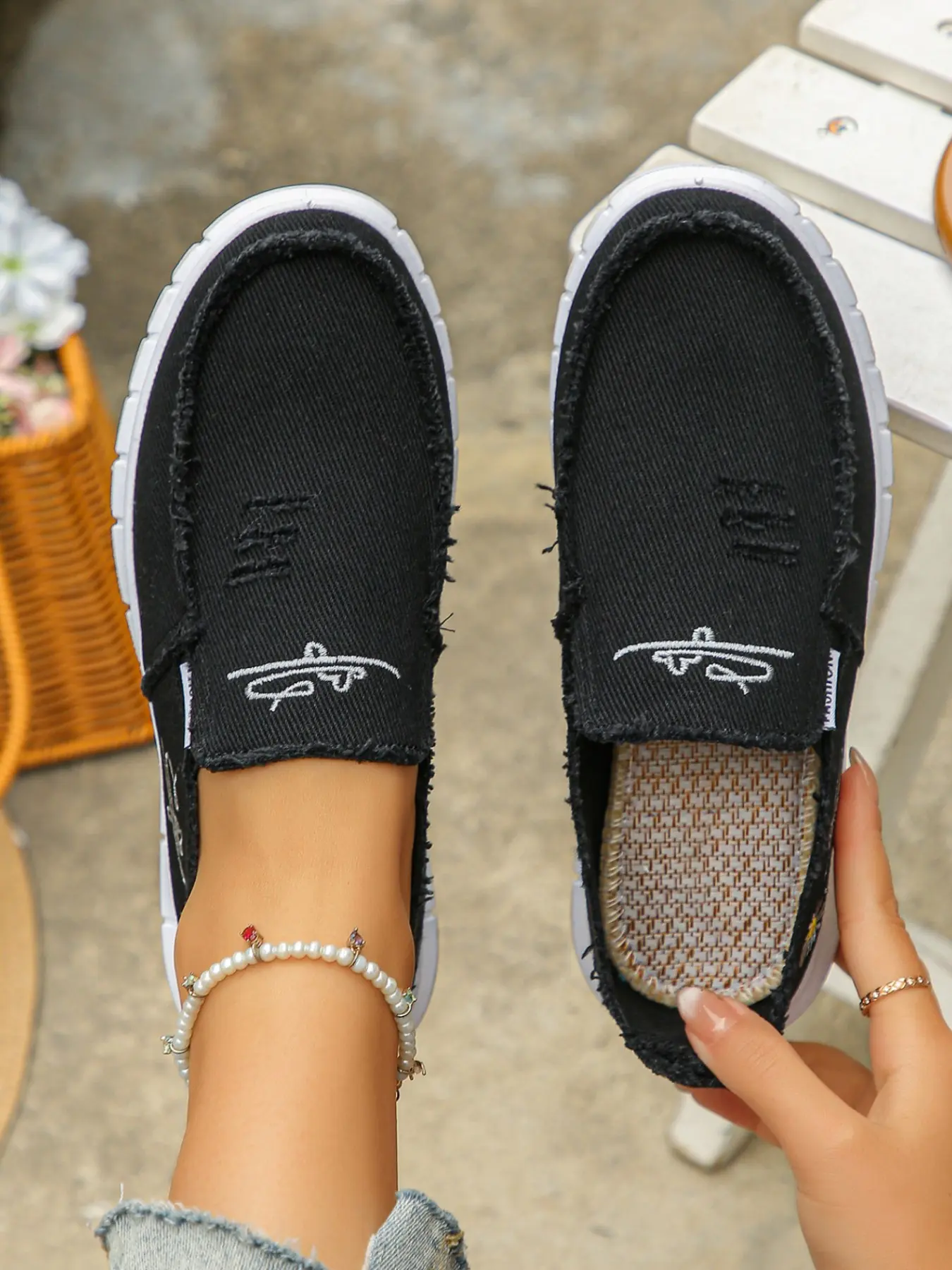 Women’s Fringed Denim Slip On Loafers, Laceless Low Top Casual Canvas Walking Shoes with Embroidery Motifs and Serrated Block Outsoles for Daily Shopping, Neighborhood Strolls and Multi-Scene Casual Outfits, Casual Fall Shoes