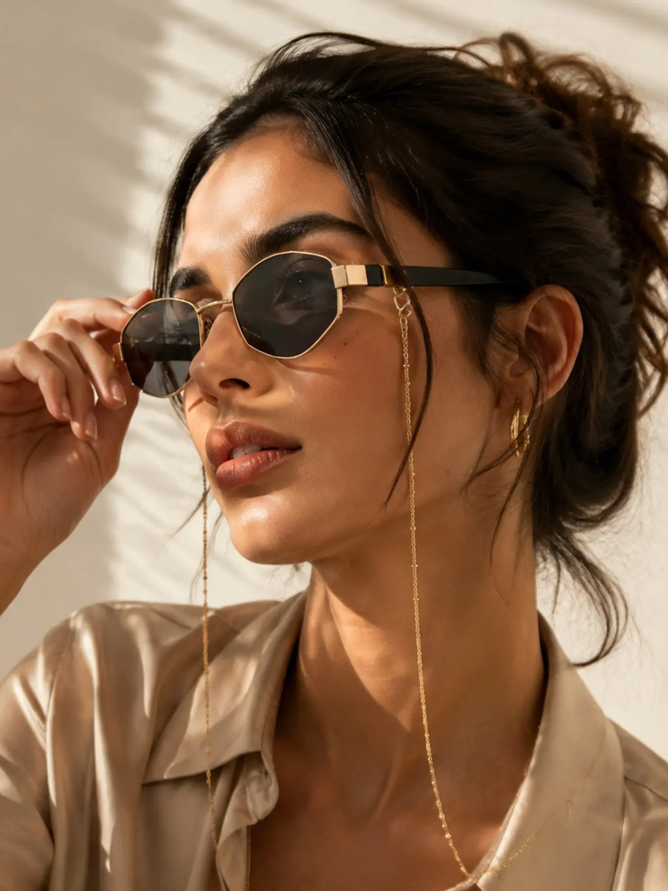 Women's Metal Geometric Frame Glasses with Necklace Chain, Elegant and Sexy, Perfect for Parties and Events, Trendy Fashion Accessory, Summer Trendy Sunglasses