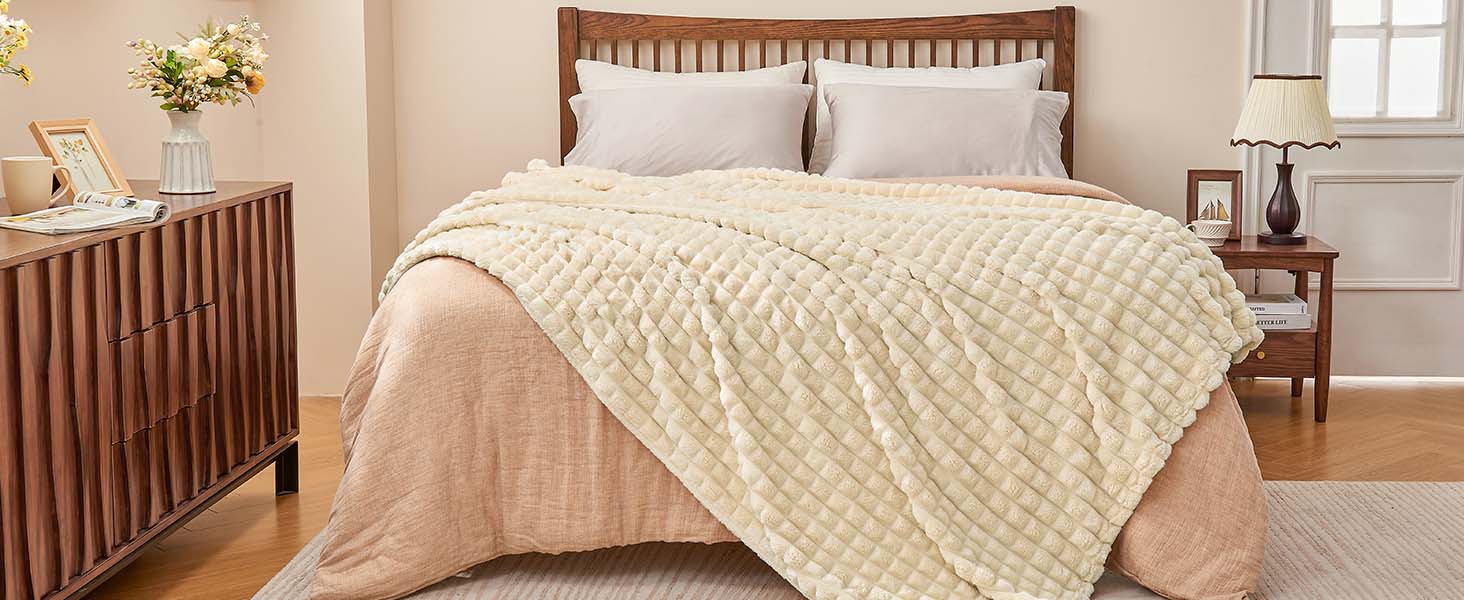 Cream Throw Blanket for Couch and Bed- Soft and Warm 3D Checkered Fuzzy Fleece Blanket, Luxurious Plush Cozy Blanket for Room, 50x60 inches