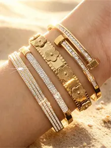 4-piece set of women's fashionable lucky flower and multi-layer starlight bracelets, made of stainless steel, waterproof and resistant to fading; suitable for daily wear, beach vacations, and business gatherings