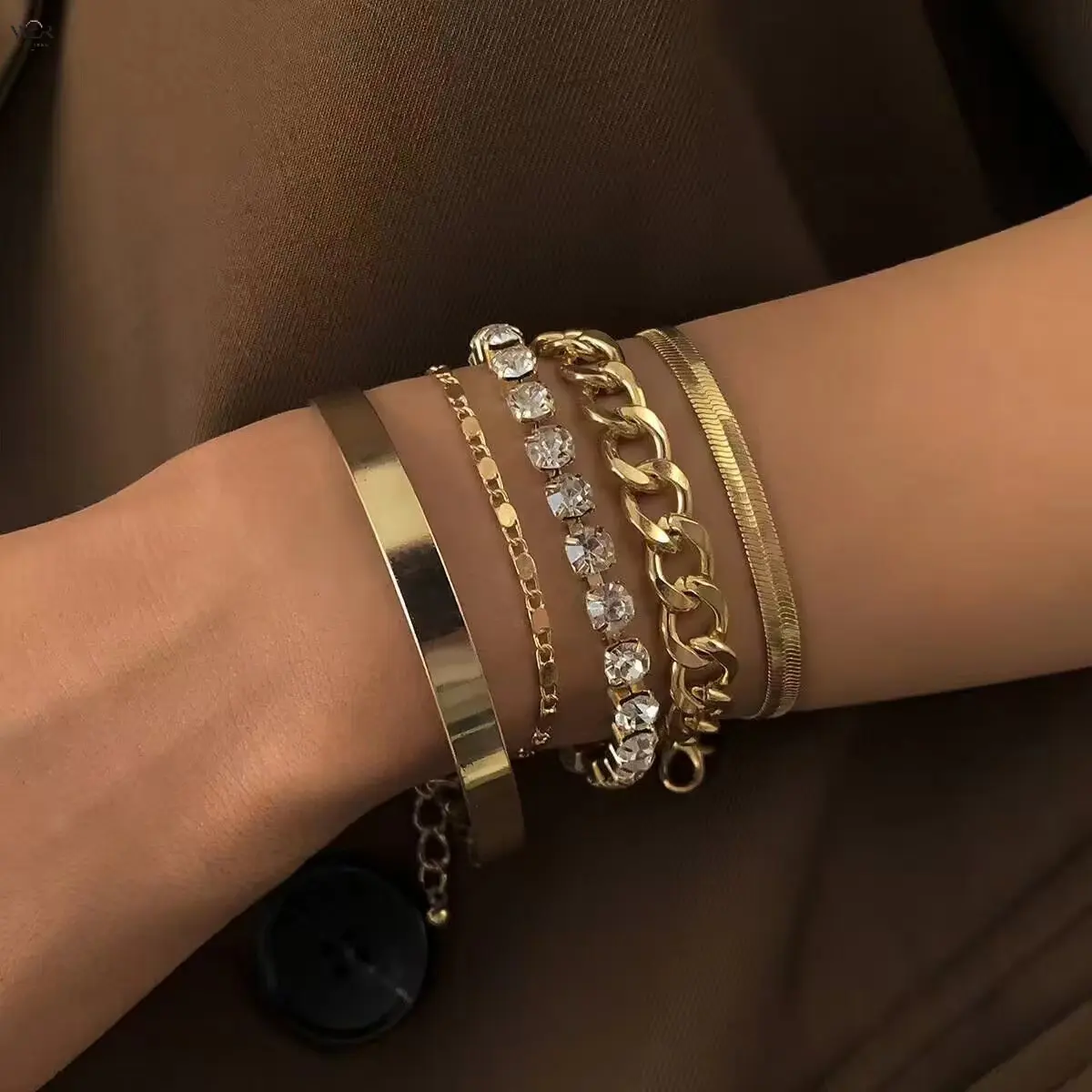 Women's 5-Piece Stackable Bracelet Set - Gold/Silver Mixed Tone Chain Bangle Collection with Cuff, Snake Bone, Rhinestone, Cuban Chains - Minimalist Layering Female Wrist Jewelry for Casual Wear