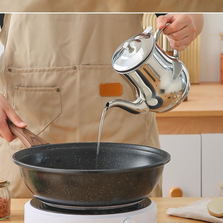 Stainless steel oil bottle, household oil storage, filter, oil separator, multi-purpose condiment bottle, non-stick oil bottle, large capacity., 24oz 32oz Stainless Steel Oil Storage Pot for Storing Frying Oil and Cooking Grease