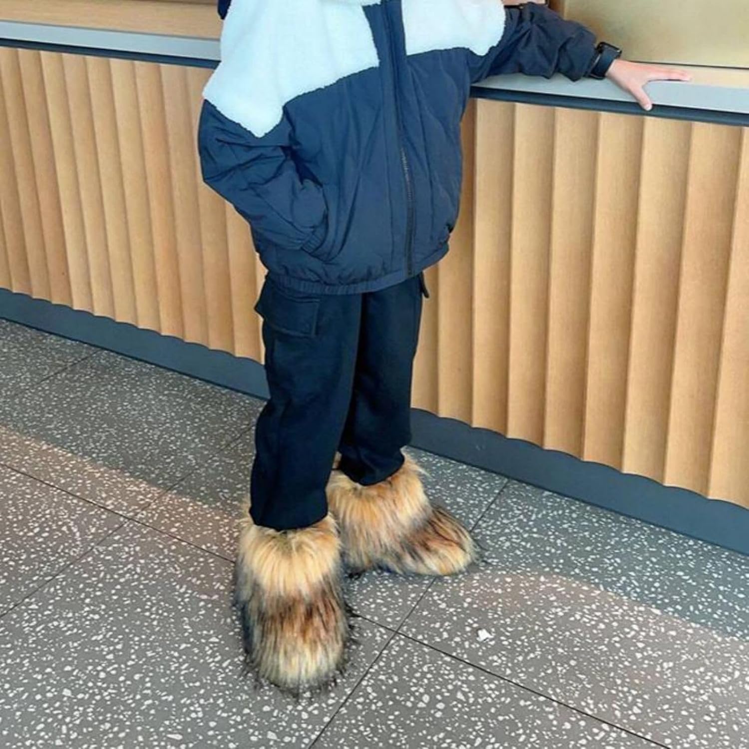 Girls Winter Short Boots Fluffy Furry Flat Snow Boots, Suitable for Winter Outfits