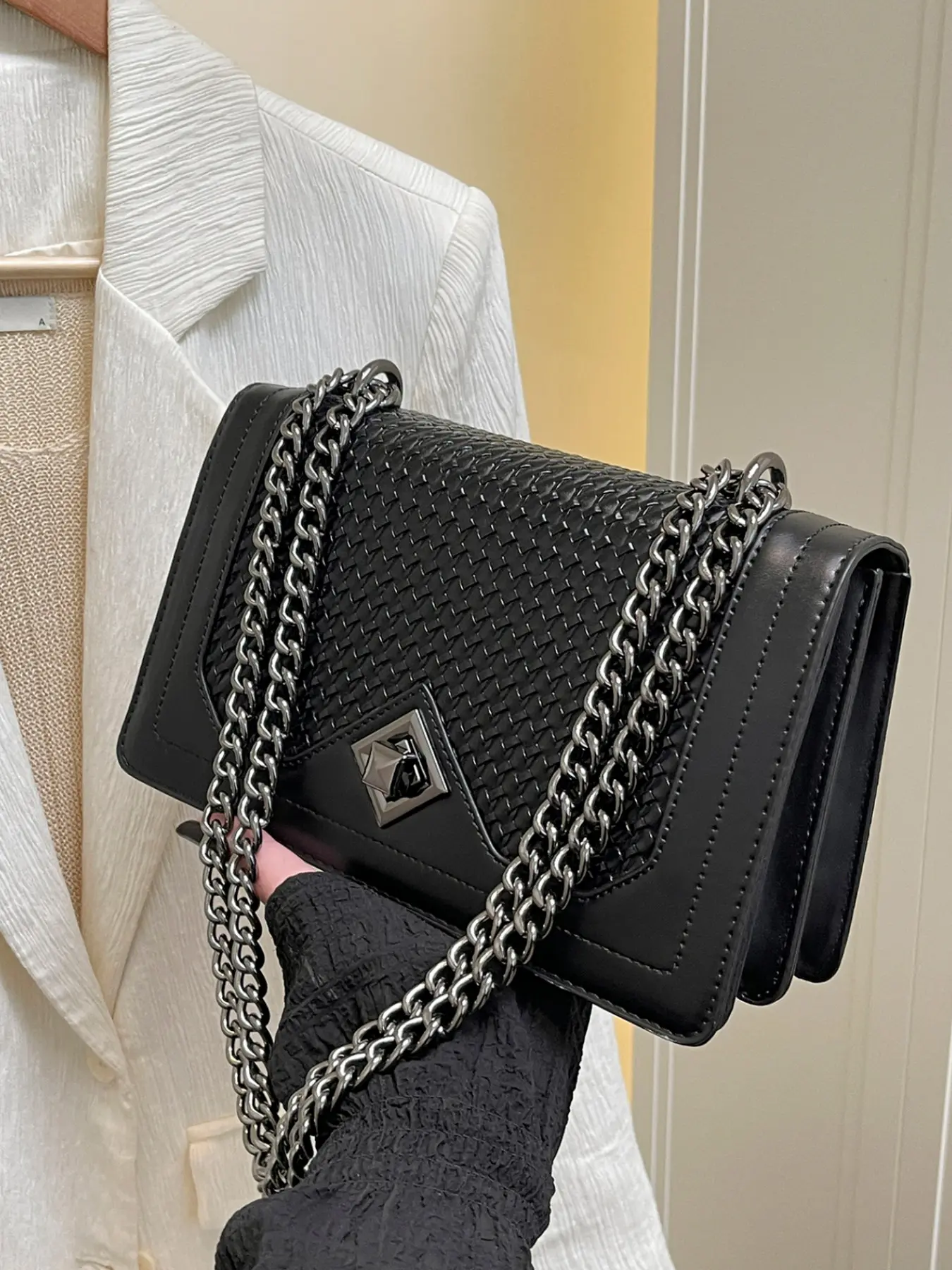 Elegant Snake Print PU Leather Shoulder Bag for Women, Cute Flap Chic Chain Crossbody Satchel Purse Metal Chain Strap, Lightweight Versatile Handbag for Shopping Wedding Evening Occasions