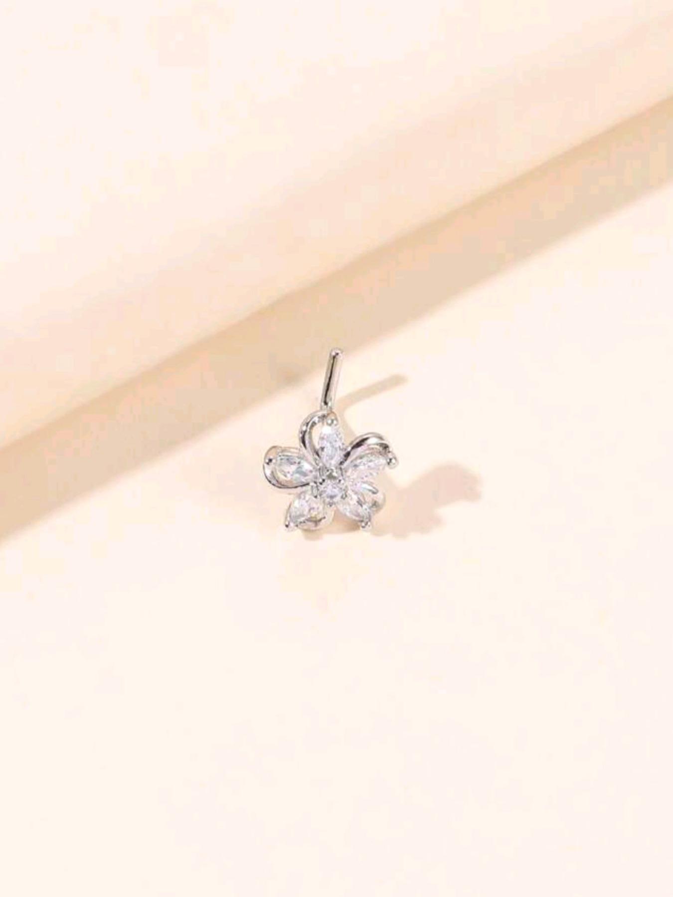 Elegant Flower Nose Studs for Women, Fashionable Daily Wear Jewelry, Stylish Nose Rings for Everyday Use, Trendy Accessories