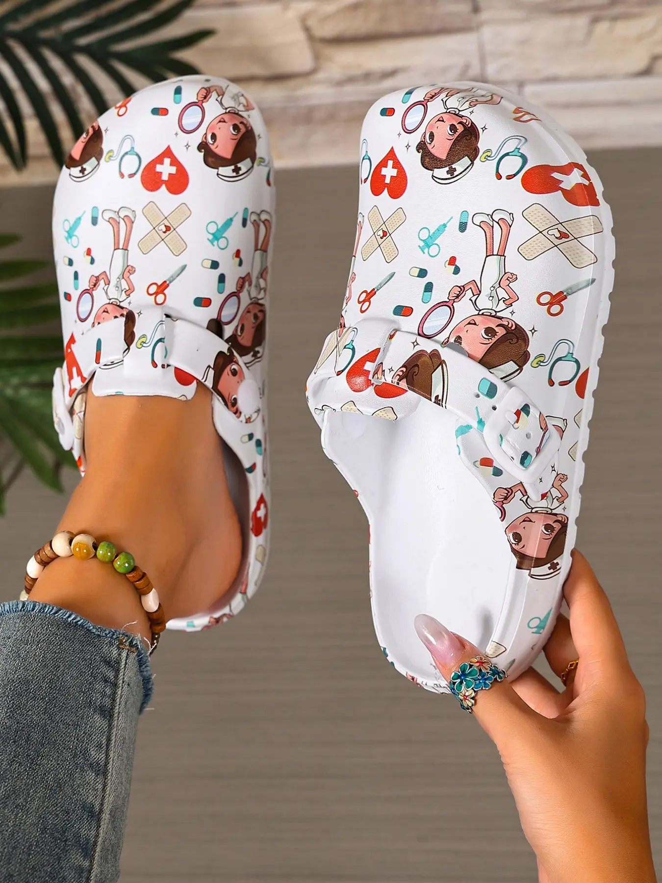 Women's Fashion Cartoon Print Eva Slippers, Comfortable Summer Work Shoes, Lightweight Flat Soft Sole, Adjustable Buckle, Beach Garden Fall, Fashionable Soft Slippers