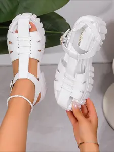 Thick-soled Roman sandals with closed-toe weave, comfy and versatile, height-boosting for daily summer wear.