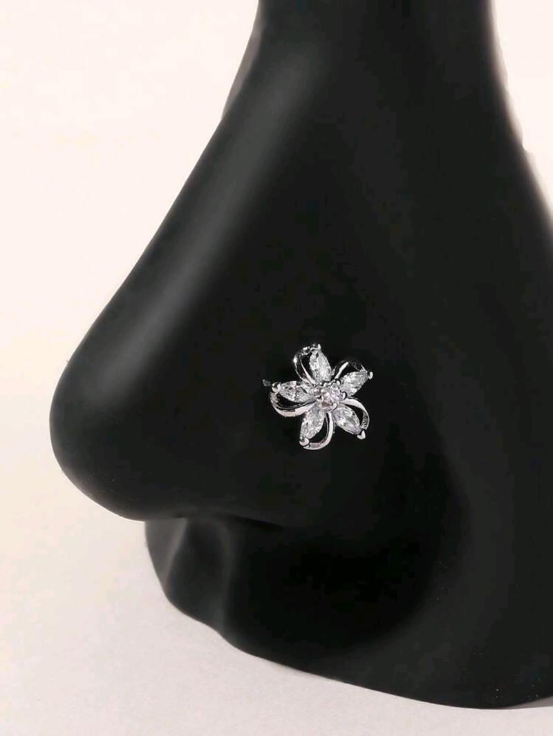 Elegant Flower Nose Studs for Women, Fashionable Daily Wear Jewelry, Stylish Nose Rings for Everyday Use, Trendy Accessories