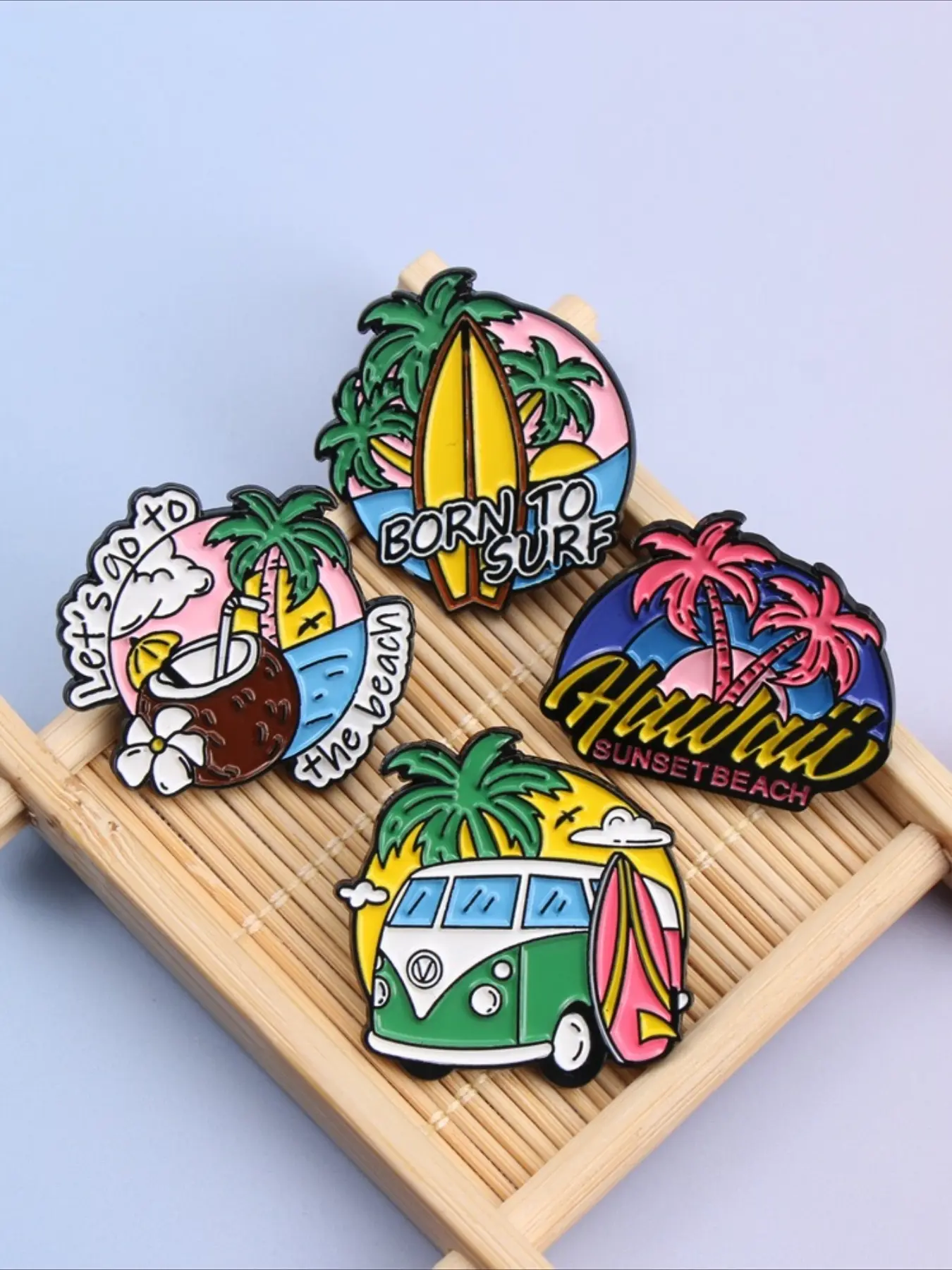 4Pcs Summer Hawaii Beach Enamel Pins Set, Tropical Palm Tree Surfboard Bus Lapel Brooches, Vintage Surf Badges for Backpack Jacket, Vacation Travel Accessories