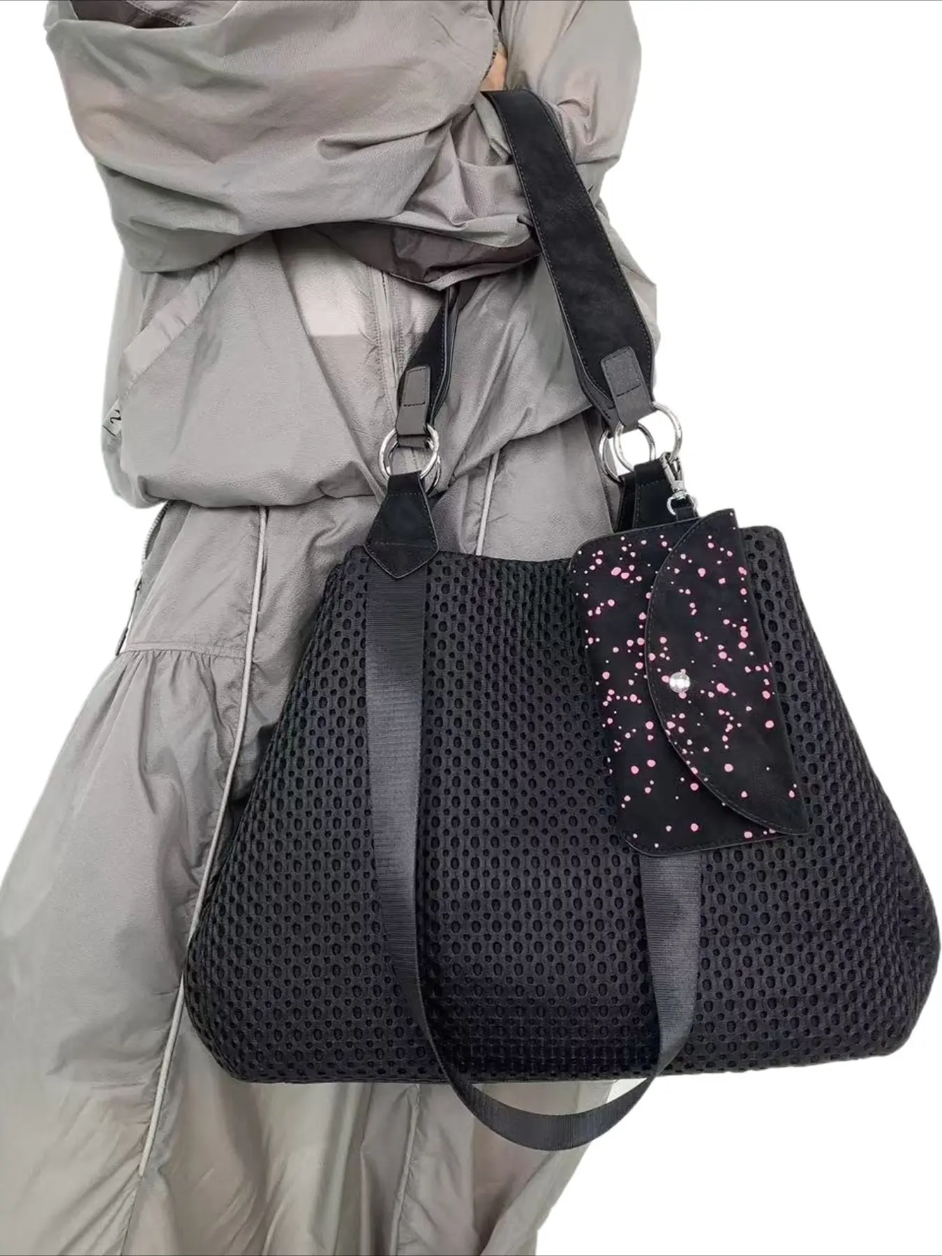 Ladies' fashionable leisure travel tote bag, mesh retro street style city bag, carrying a coin purse, large capacity simple handbag, suitable for daily use and vacation