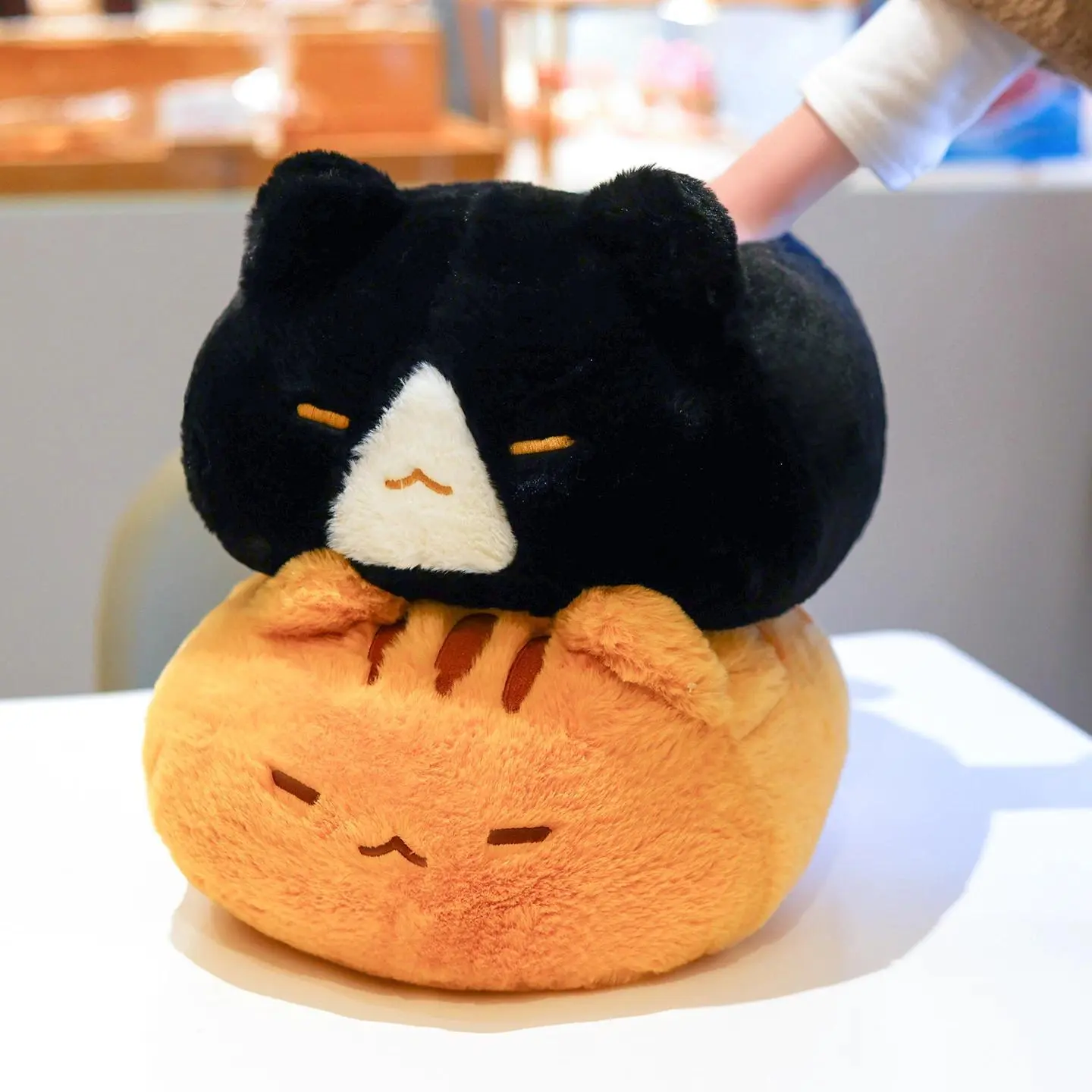 Giant Orange Cat Plush Toy Kawaii Kitty Plushie Throw Pillow Soft Cat Stuffed Doll Toy Home Decoration for Friends Birthday Gift