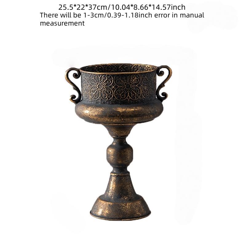 A French decorative vase crafts decorative ornaments romantic trophy shaped crafts